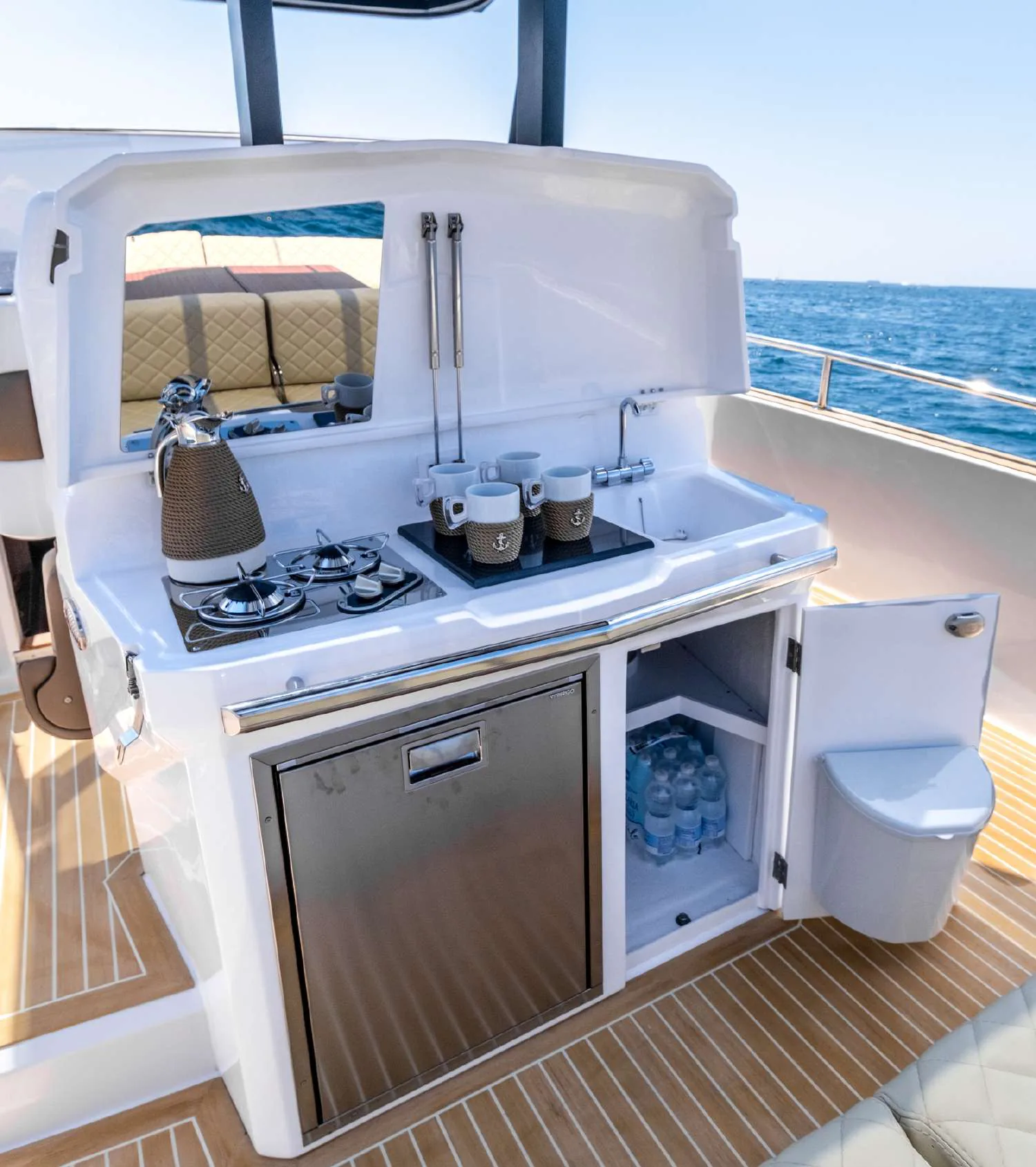 Avangarde 35 — photo 6 location yacht Monaco
