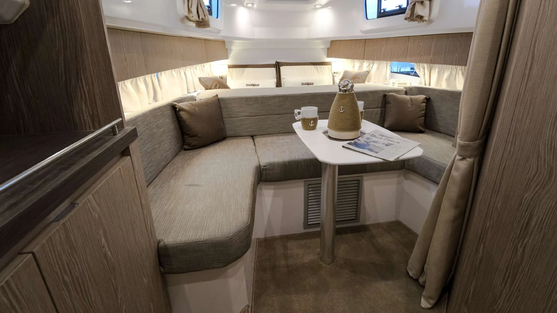 Avangarde 35 — photo 9 location yacht Monaco