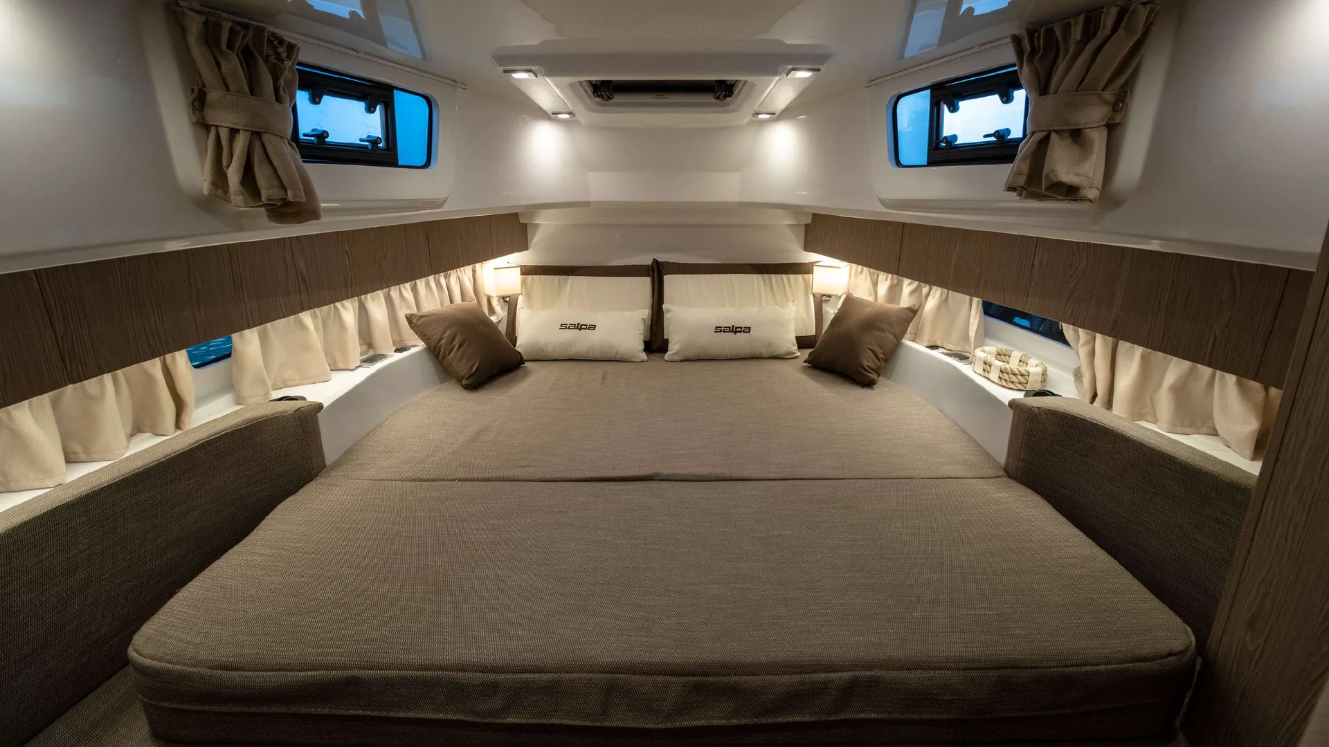 Avangarde 35 — photo 10 location yacht Monaco