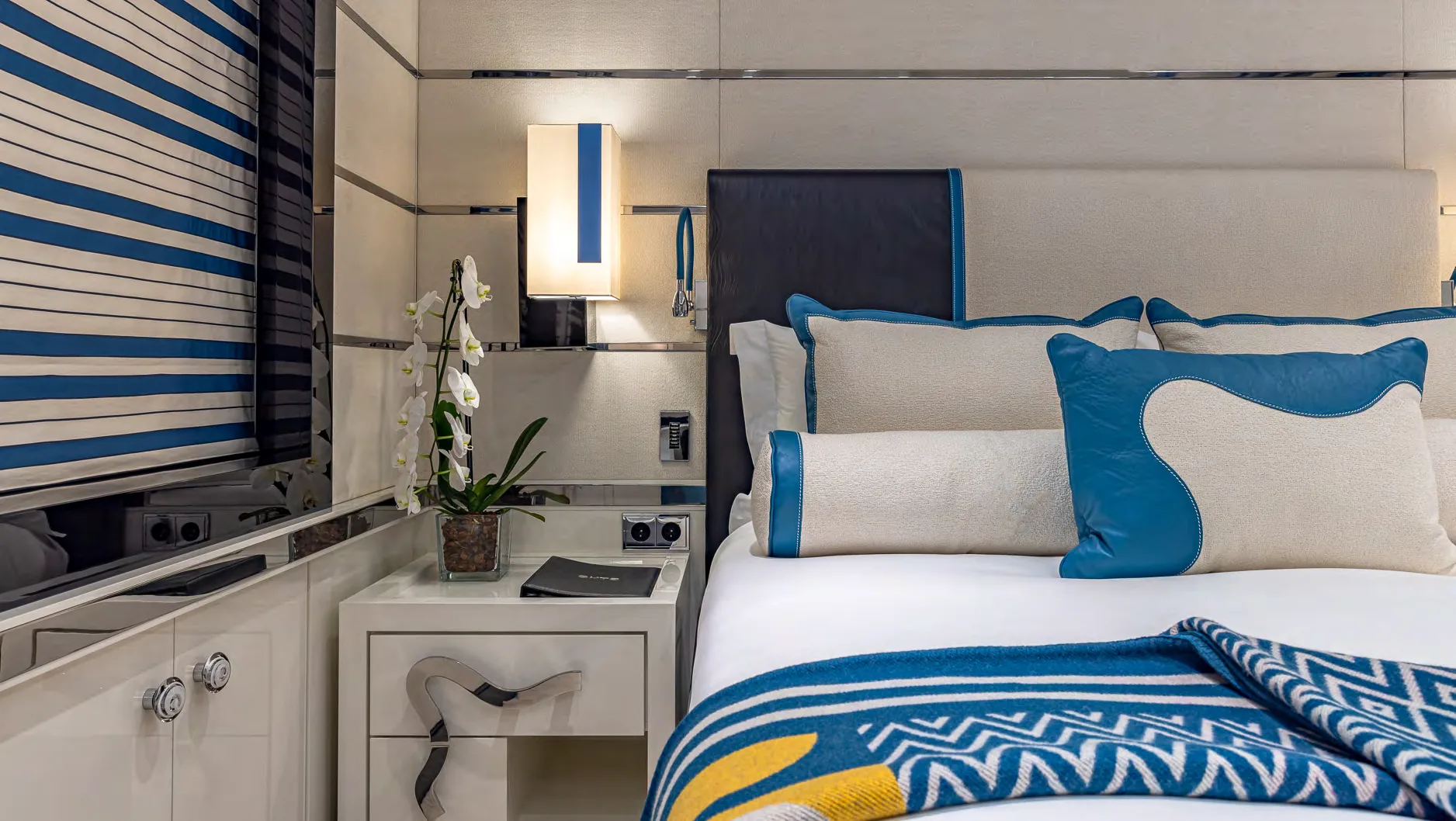 OKTO — photo 15 location yacht Monaco