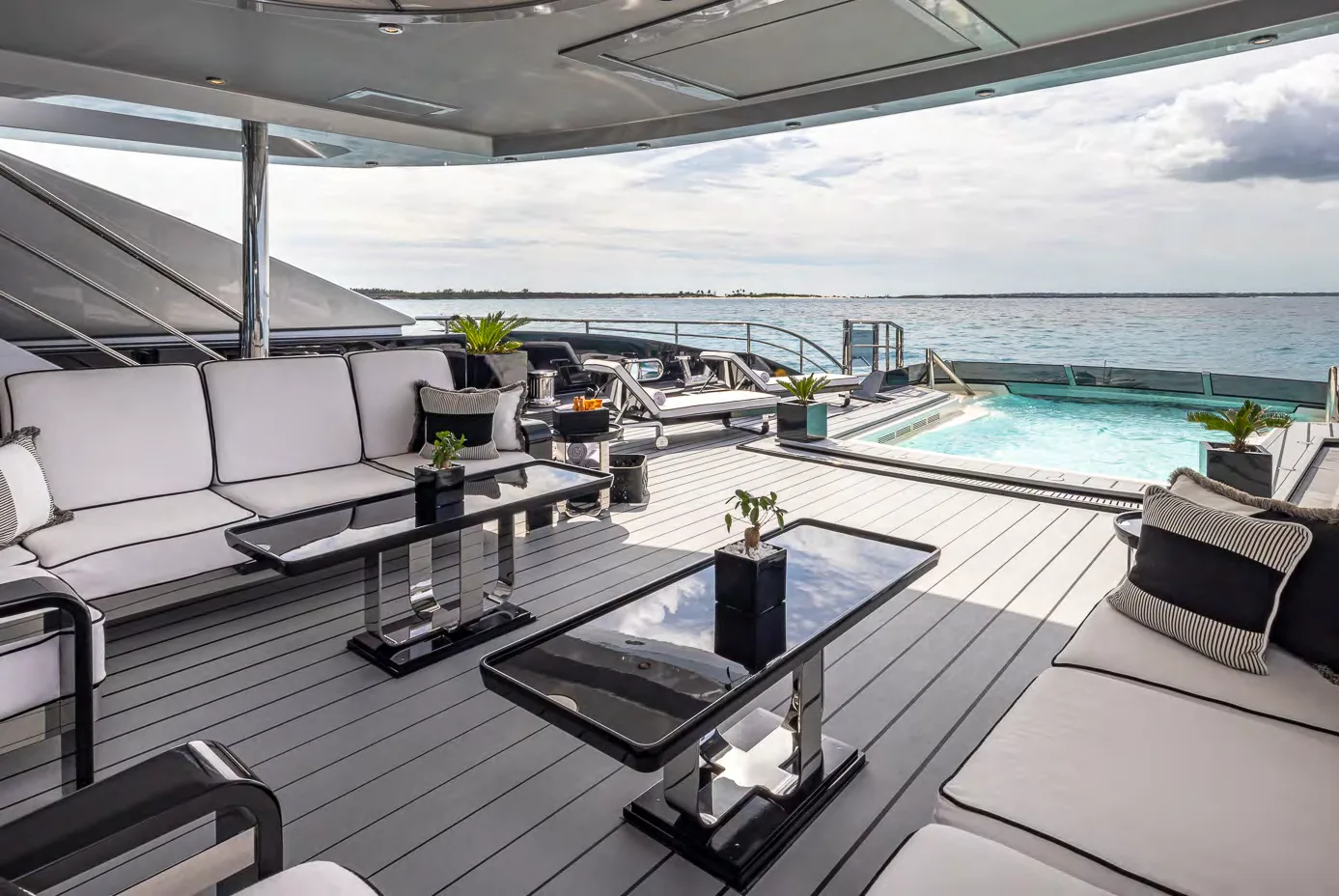 OKTO — photo 31 location yacht Monaco