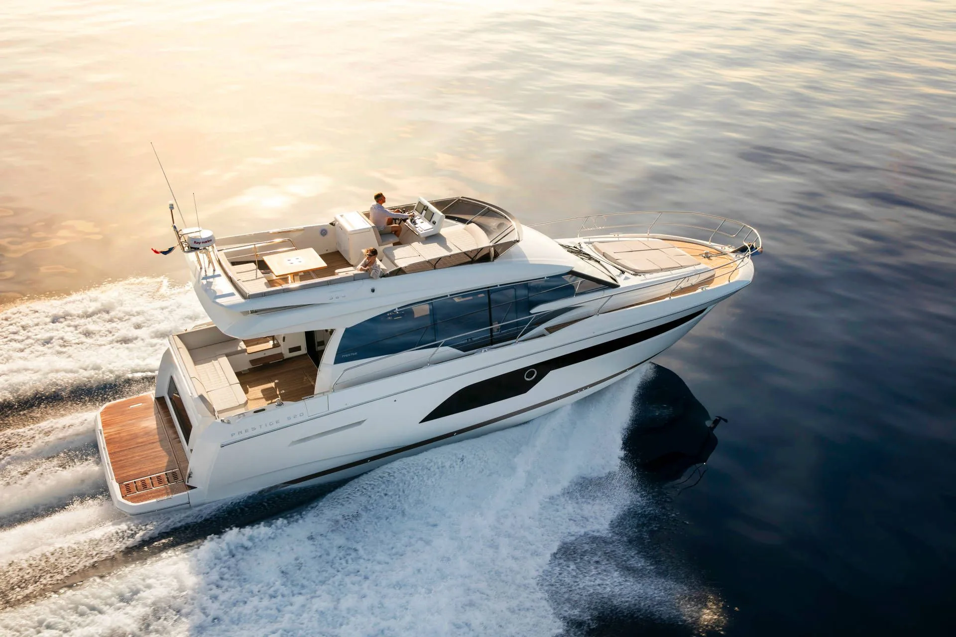 Prestige 520 Fly — photo 2 location yacht Monaco