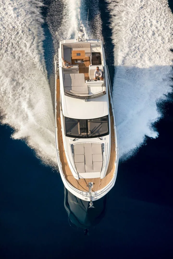 Prestige 520 Fly — photo 12 location yacht Monaco