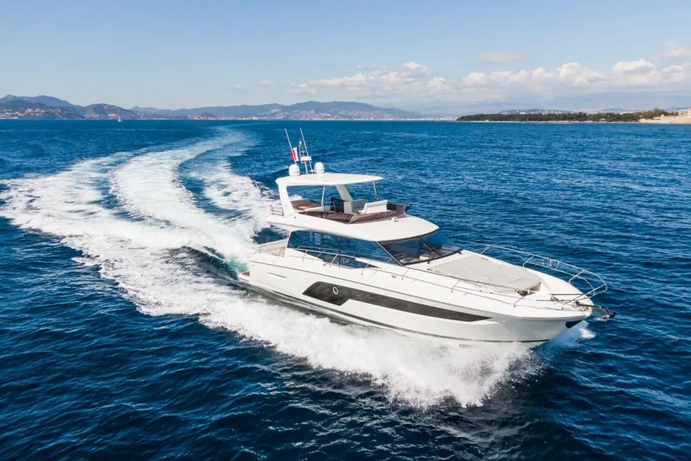 Prestige 590 - location yacht Monaco