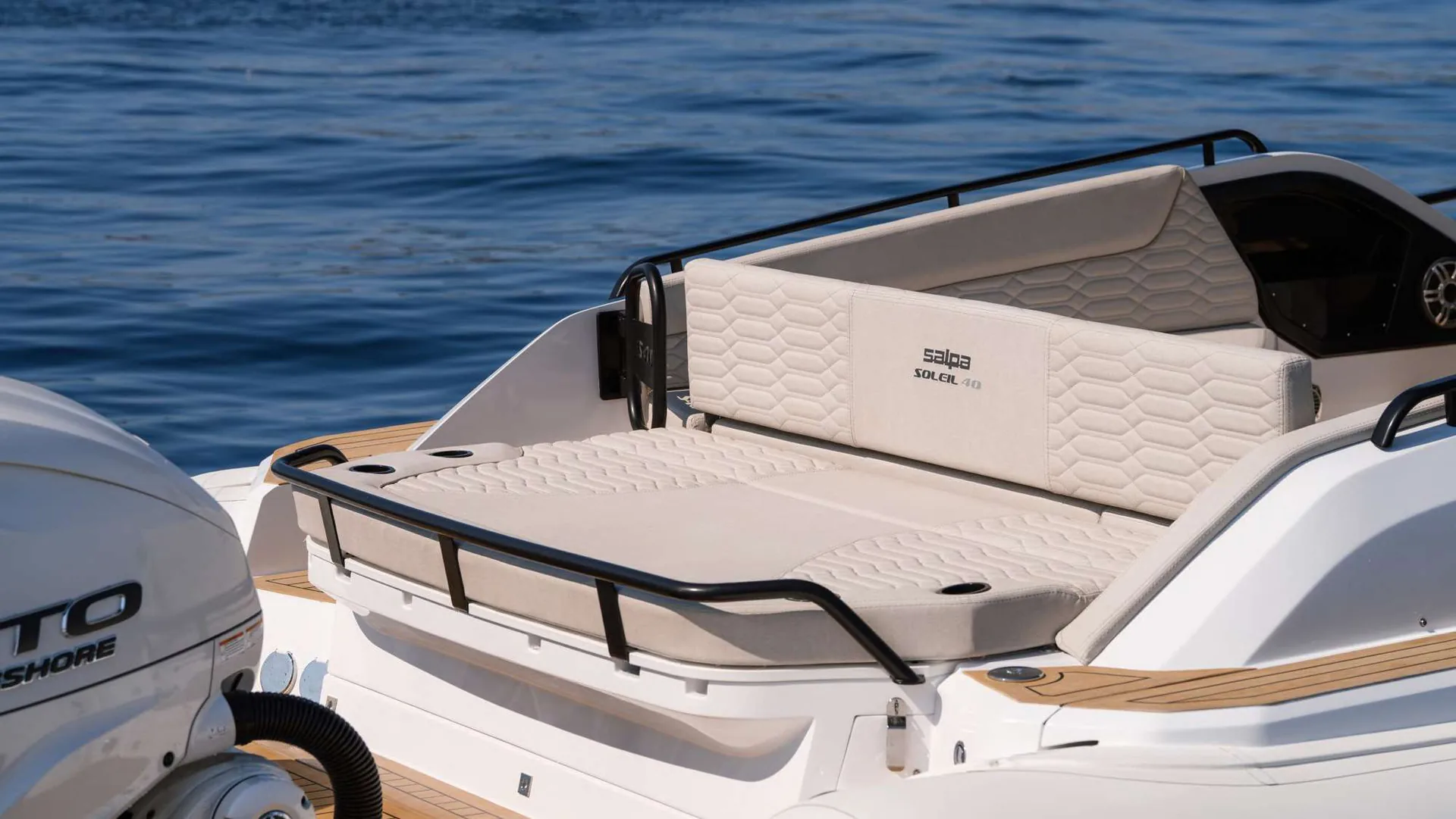 Soleil 40 — photo 4 location yacht Monaco