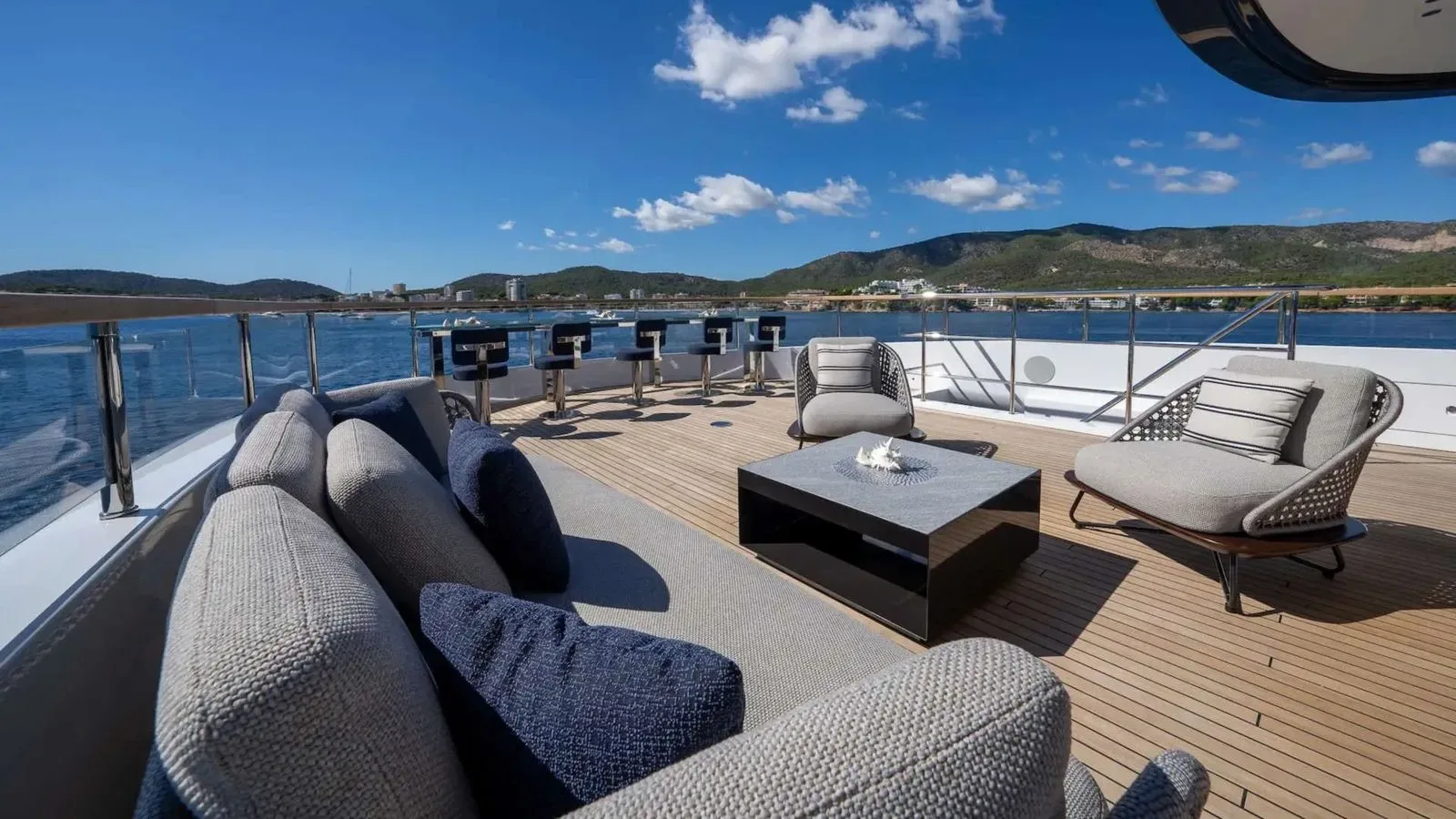 ALPHA WAVES - photo 18 location yacht Monaco