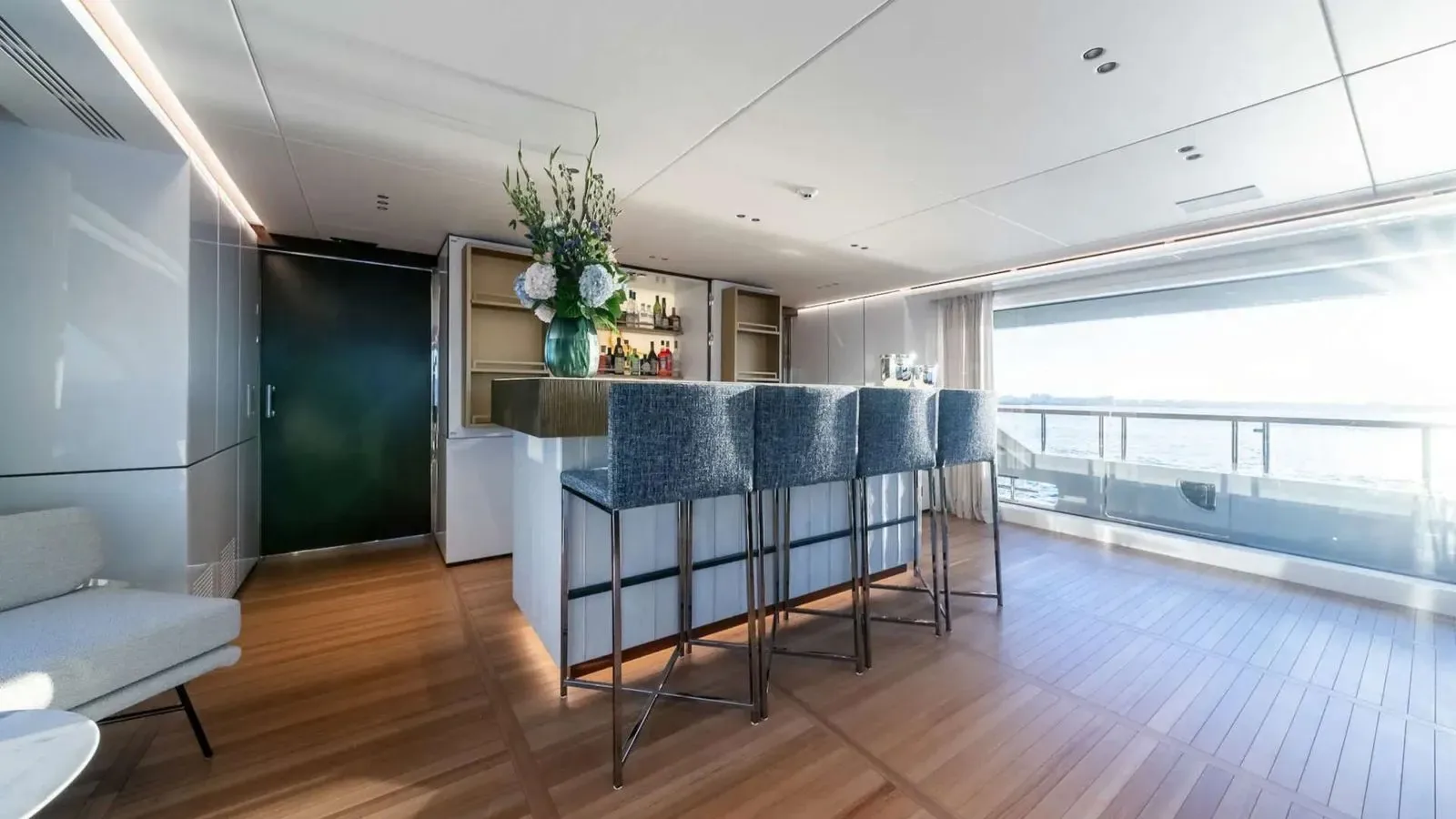 ALPHA WAVES - photo 24 location yacht Monaco