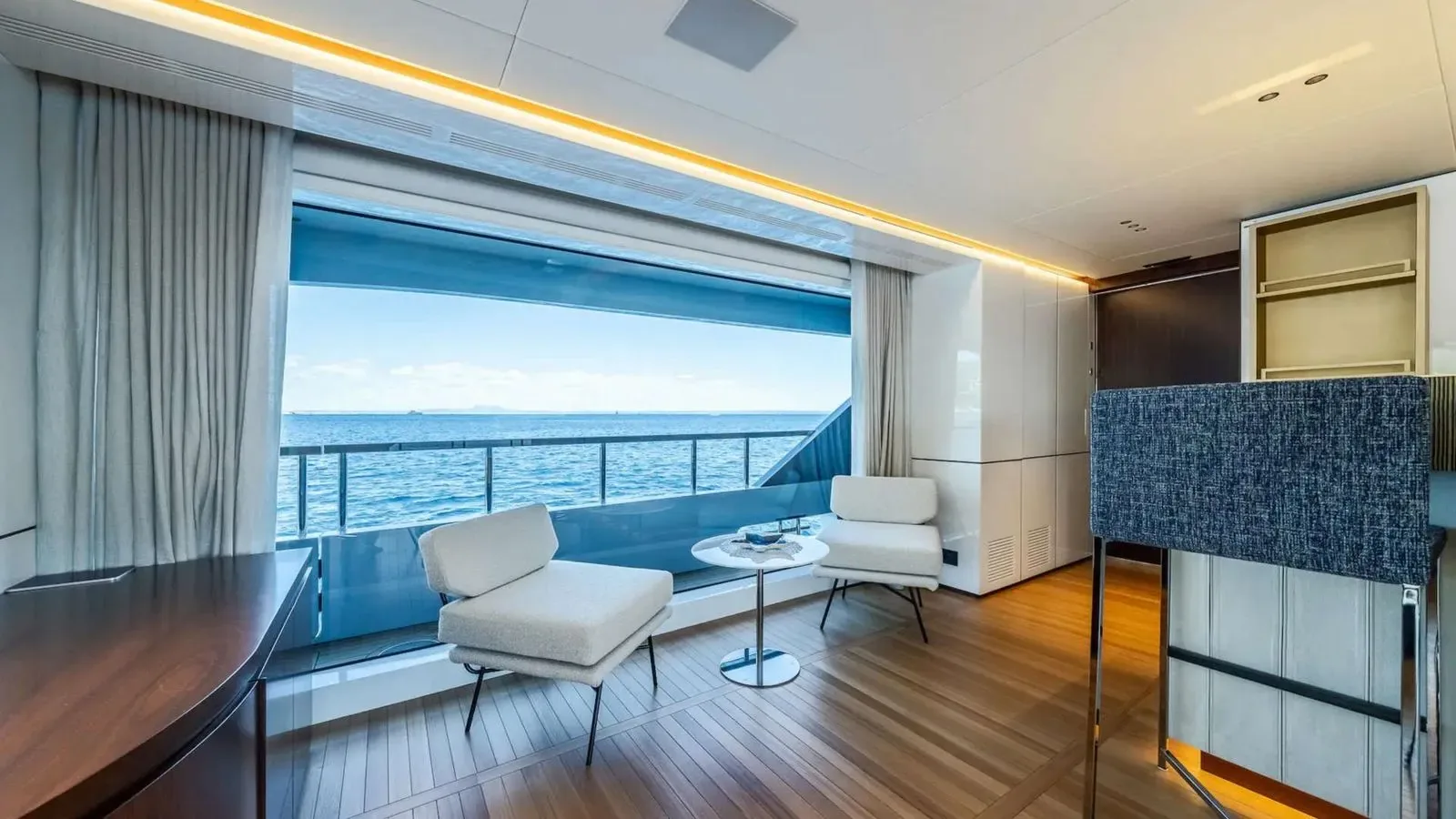 ALPHA WAVES - photo 30 location yacht Monaco