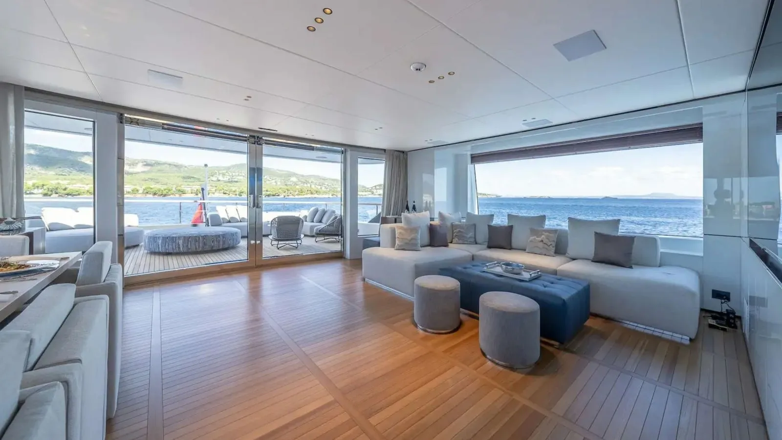 ALPHA WAVES - photo 32 location yacht Monaco