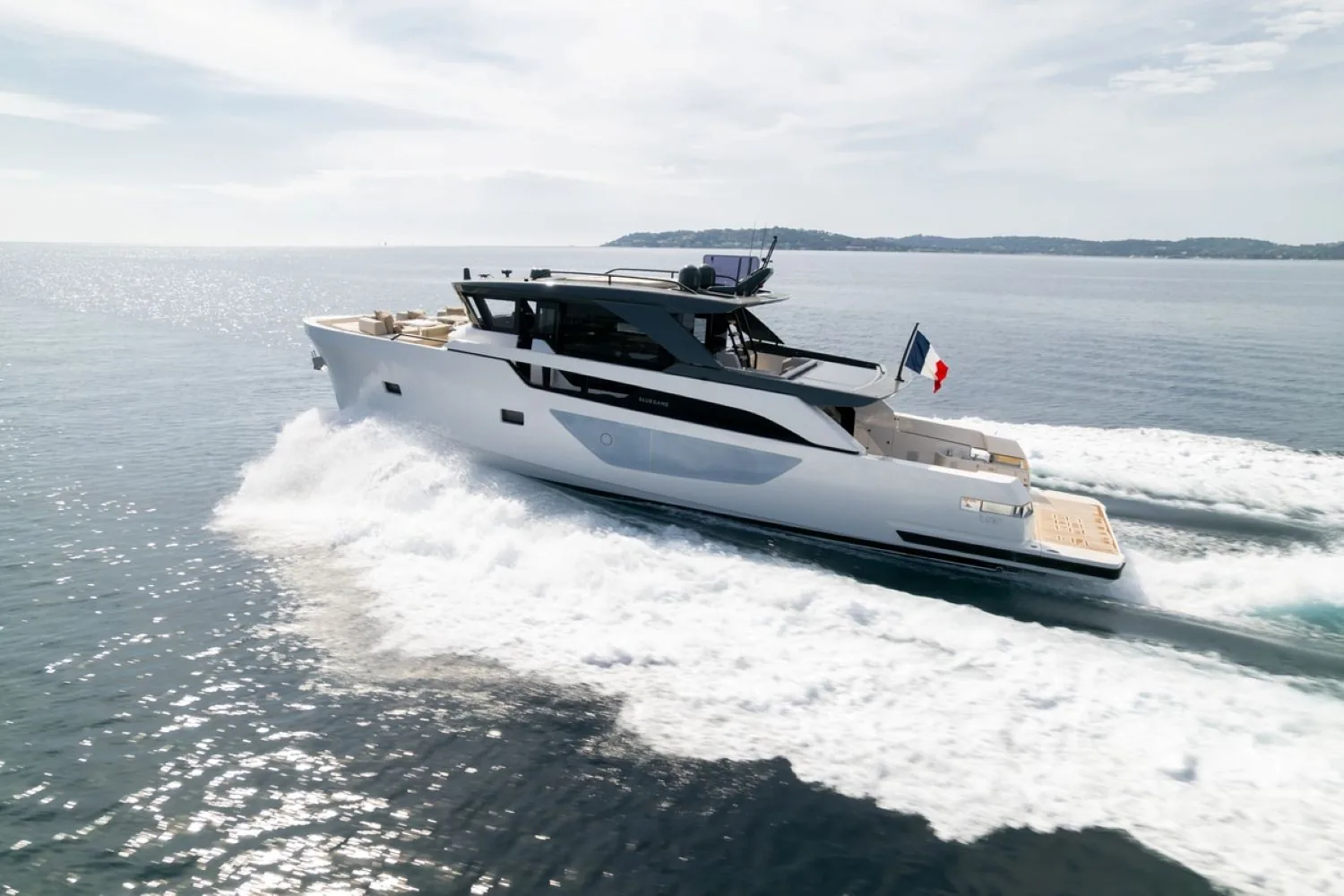 BLUEGAME BGX63 - photo 3 location yacht Monaco