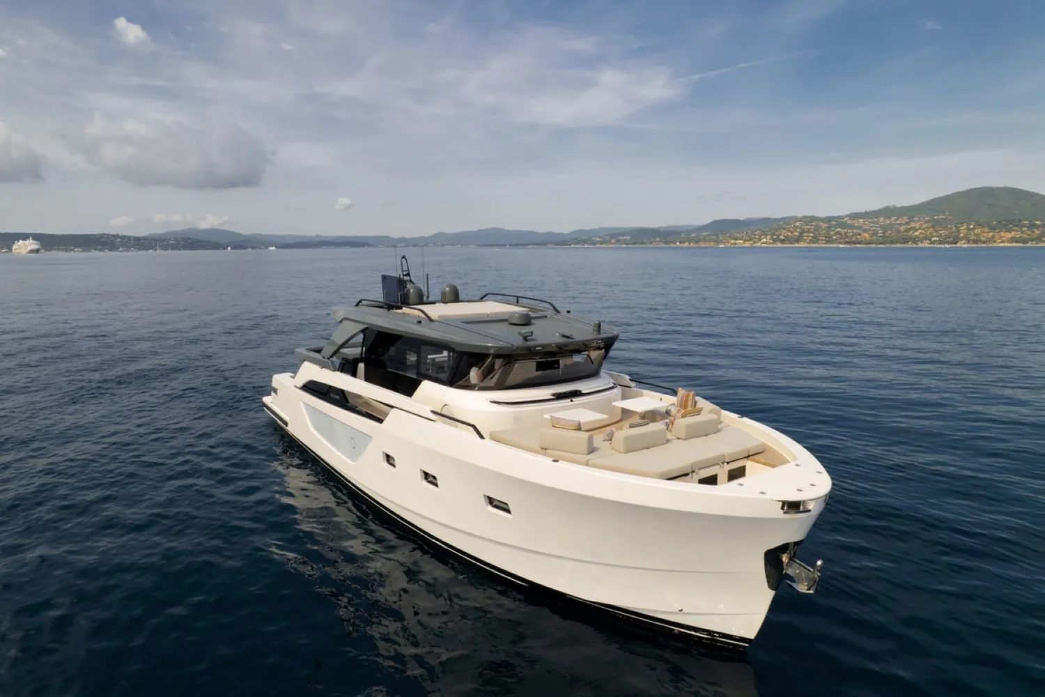 BLUEGAME BGX63 - photo 5 location yacht Monaco