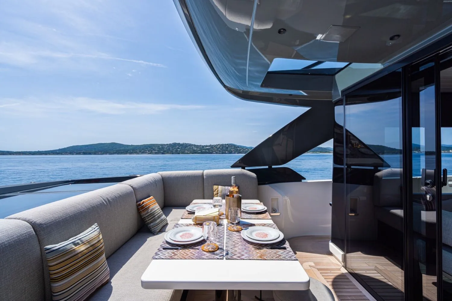BLUEGAME BGX63 - photo 7 location yacht Monaco