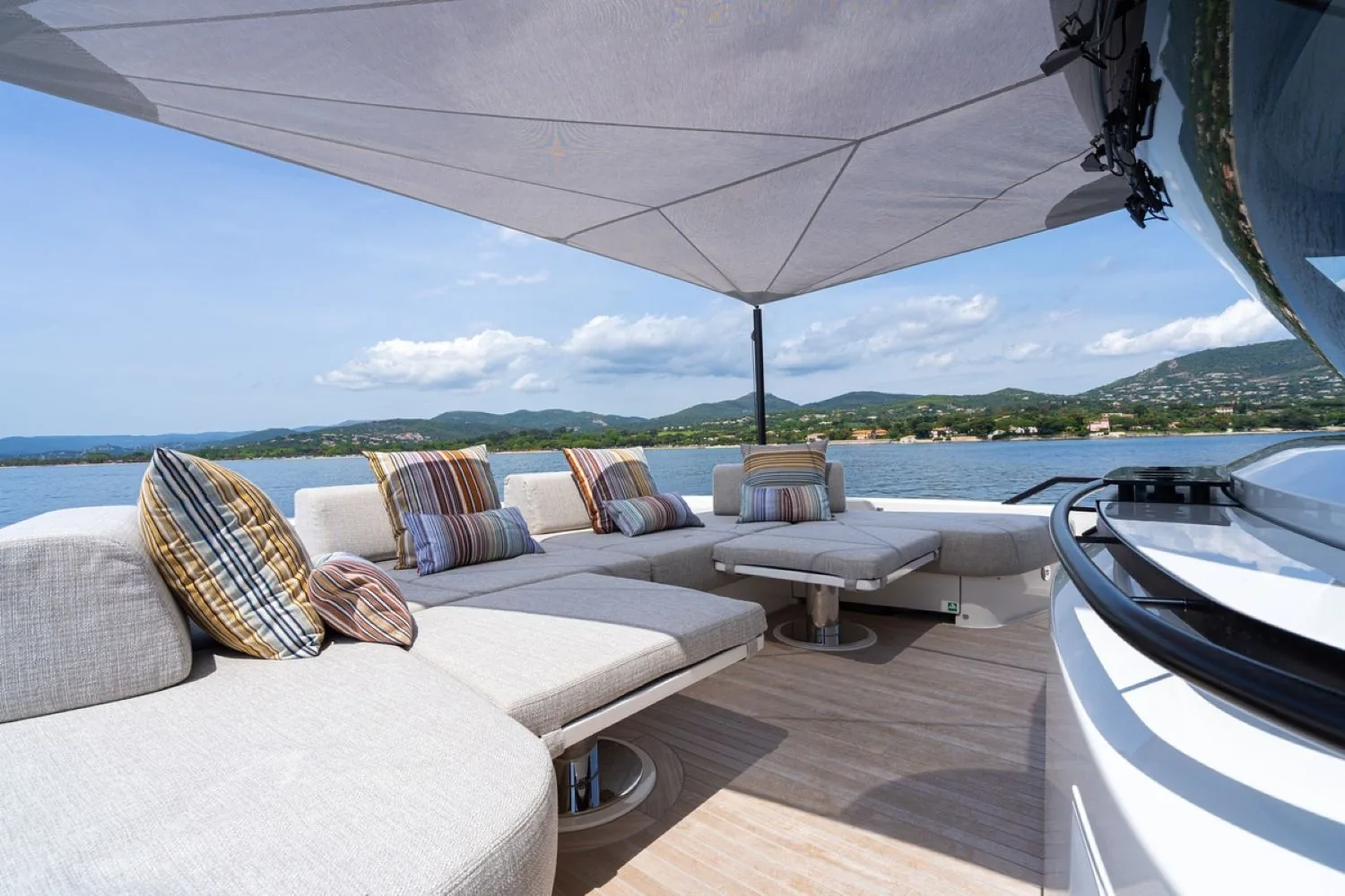 BLUEGAME BGX63 - photo 10 location yacht Monaco