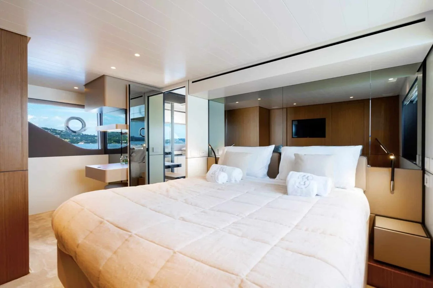BLUEGAME BGX63 - photo 16 location yacht Monaco
