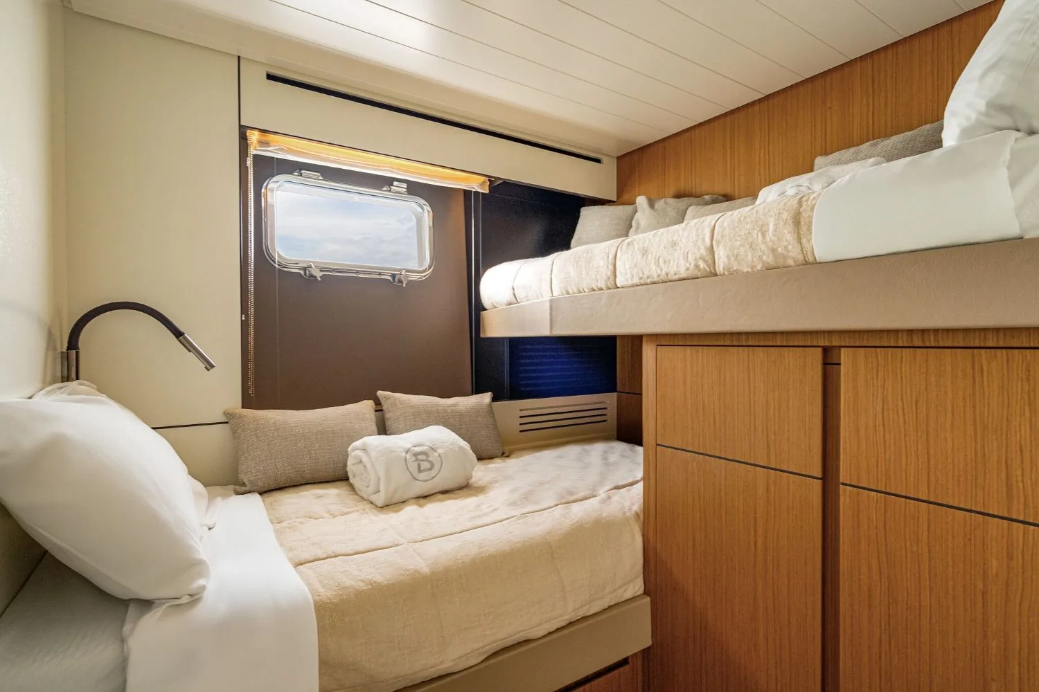 BLUEGAME BGX63 - photo 18 location yacht Monaco