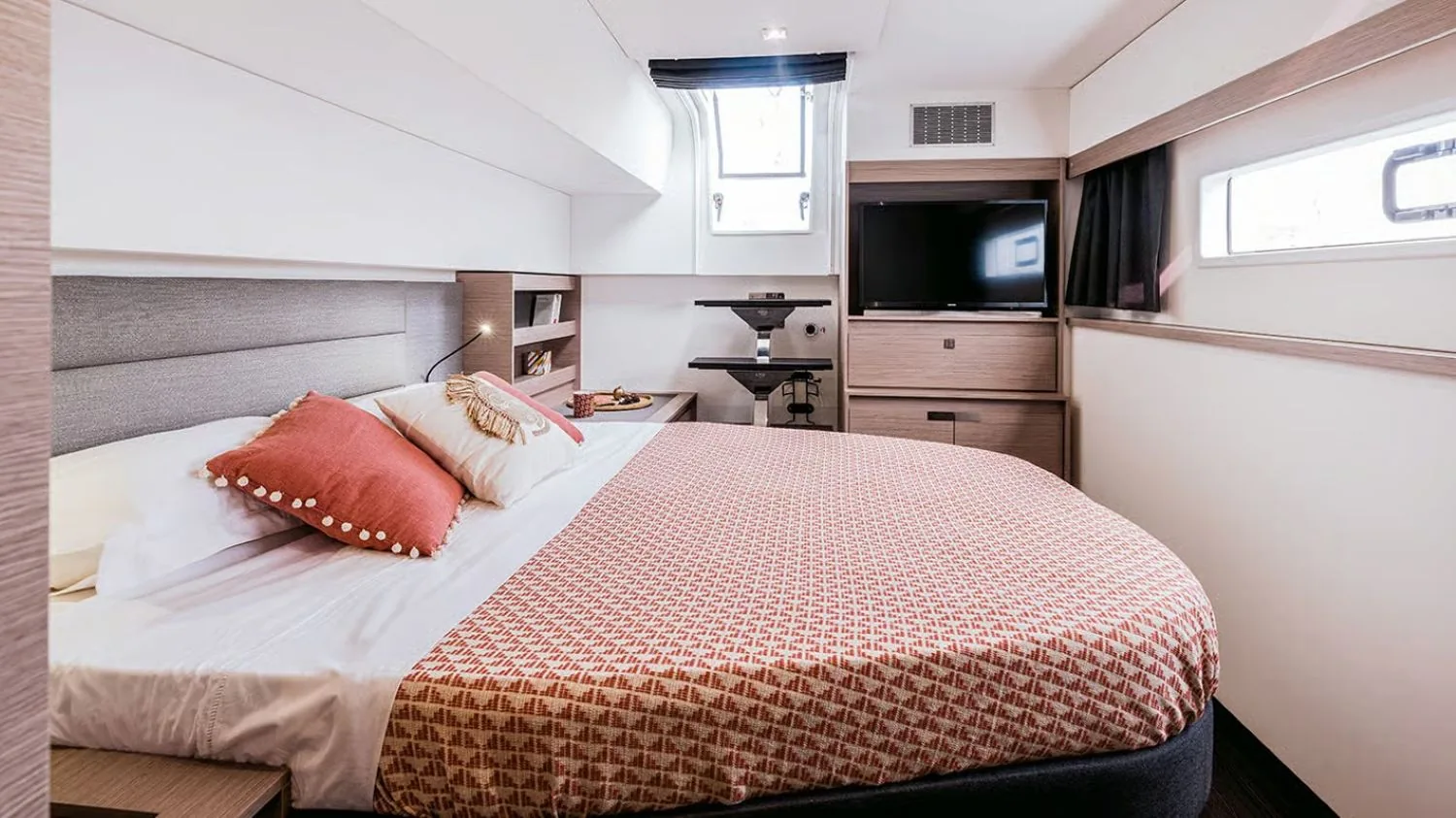 CATAMARAN AURA 51 - photo 13 location yacht Monaco