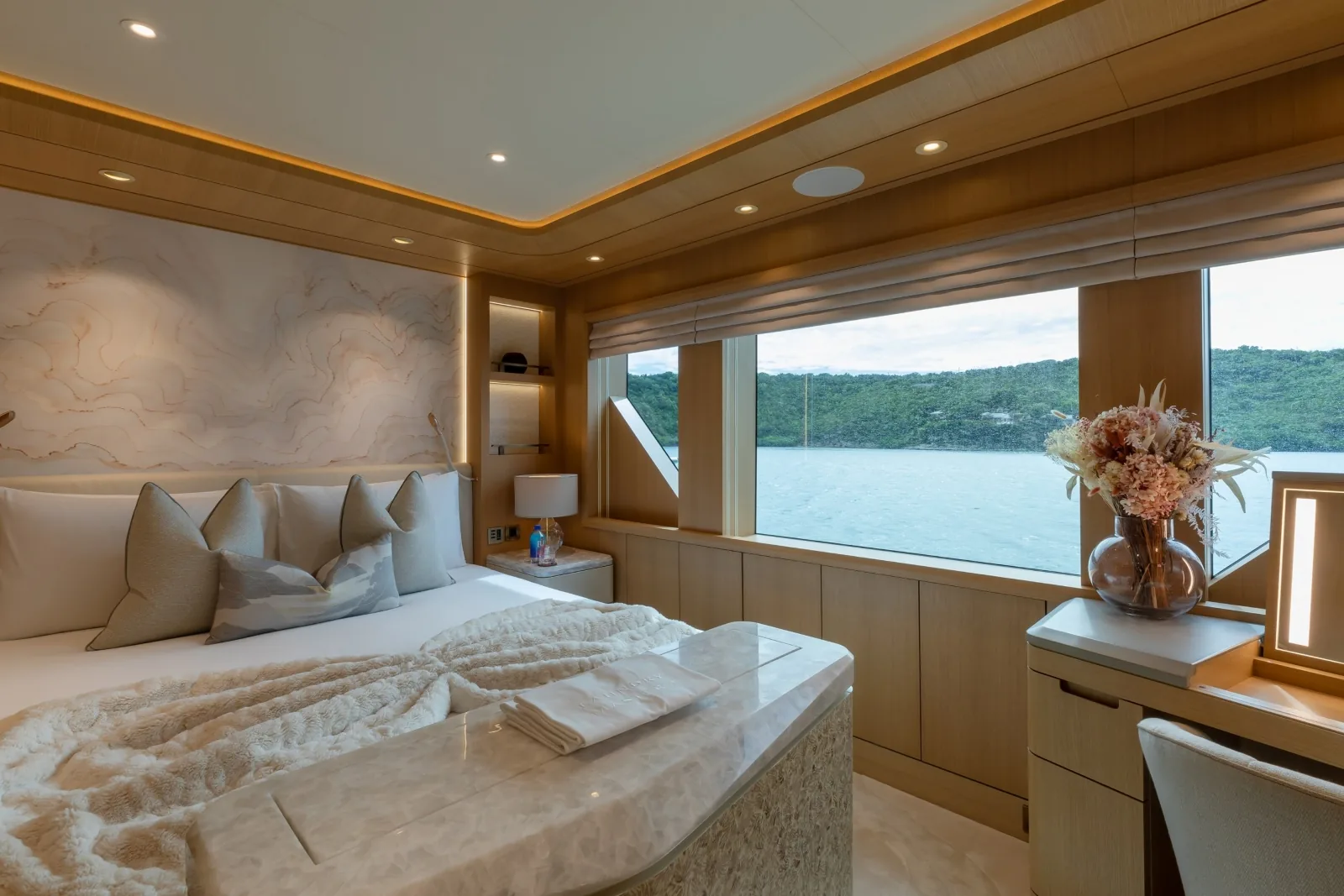 COME TOGETHER - photo 32 location yacht Monaco