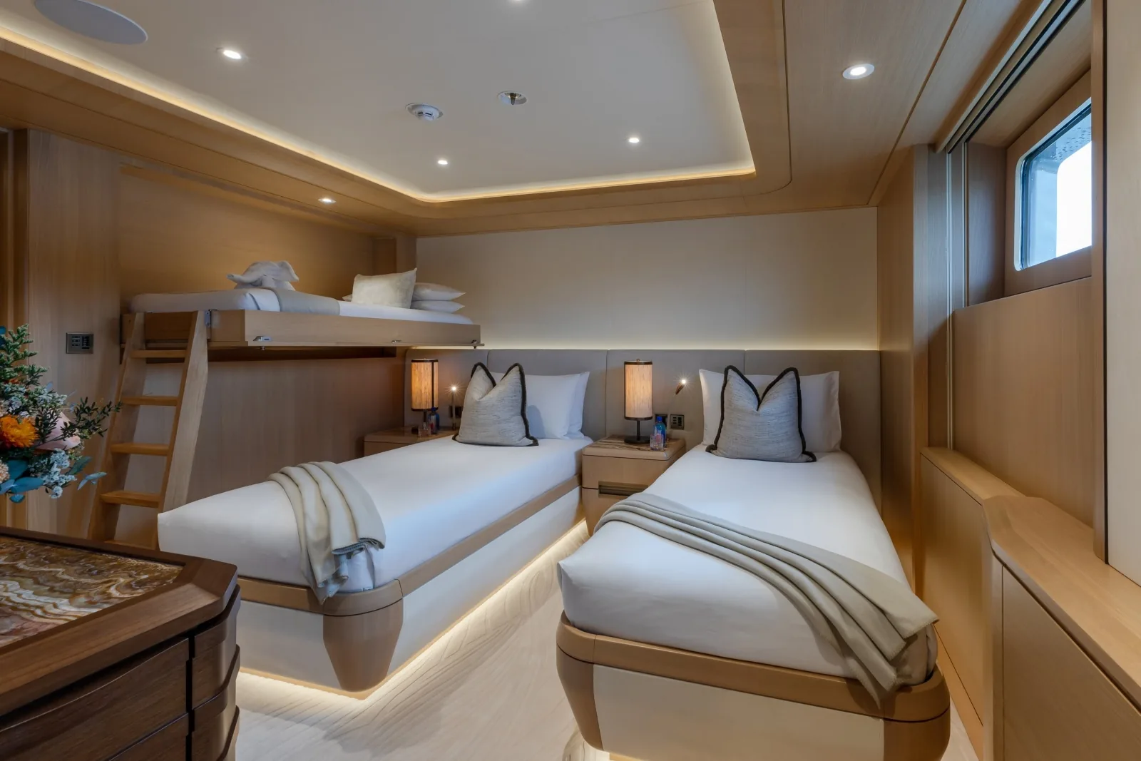 COME TOGETHER - photo 40 location yacht Monaco