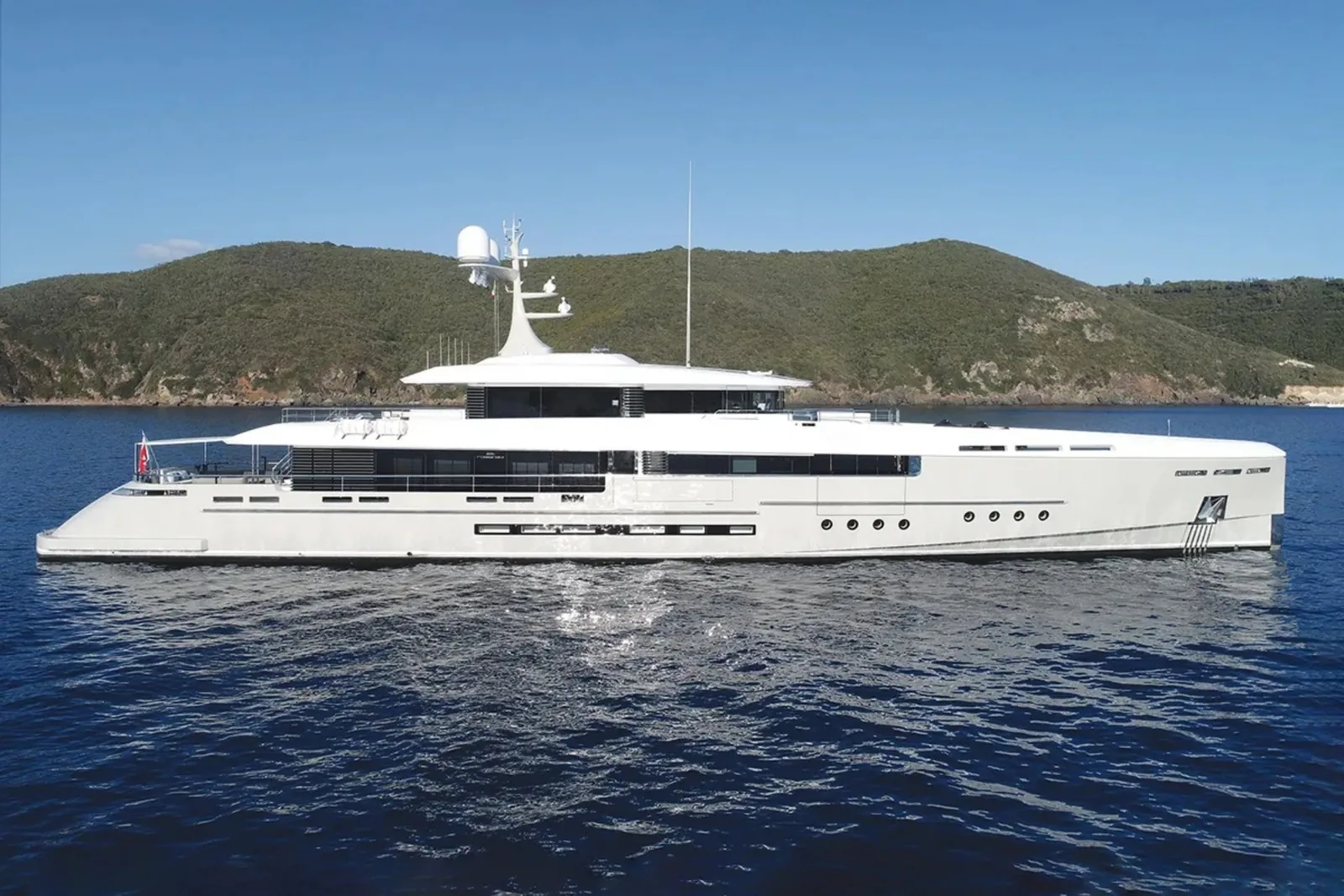 ENDEAVOUR 2 - photo 2 location yacht Monaco
