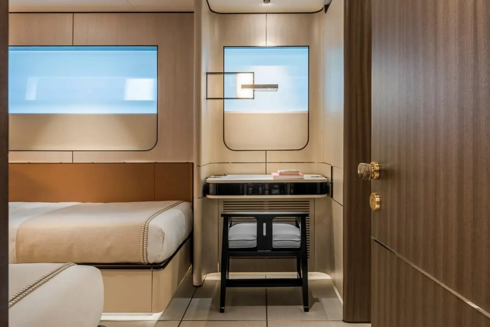 ENDEAVOUR 2 - photo 13 location yacht Monaco