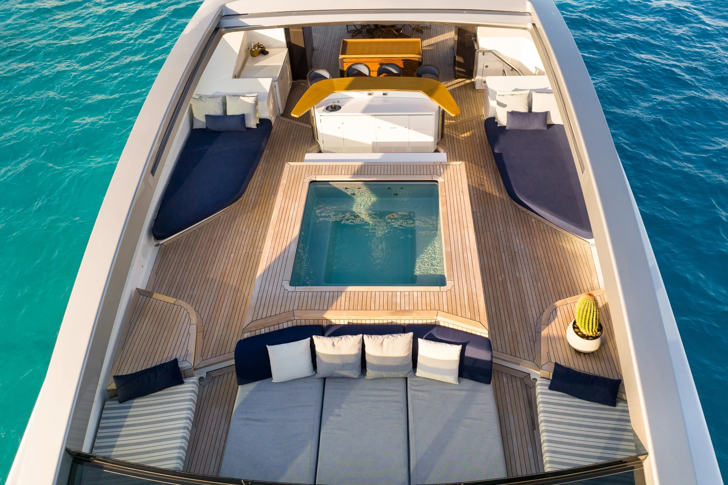 HALO - photo 11 location yacht Monaco