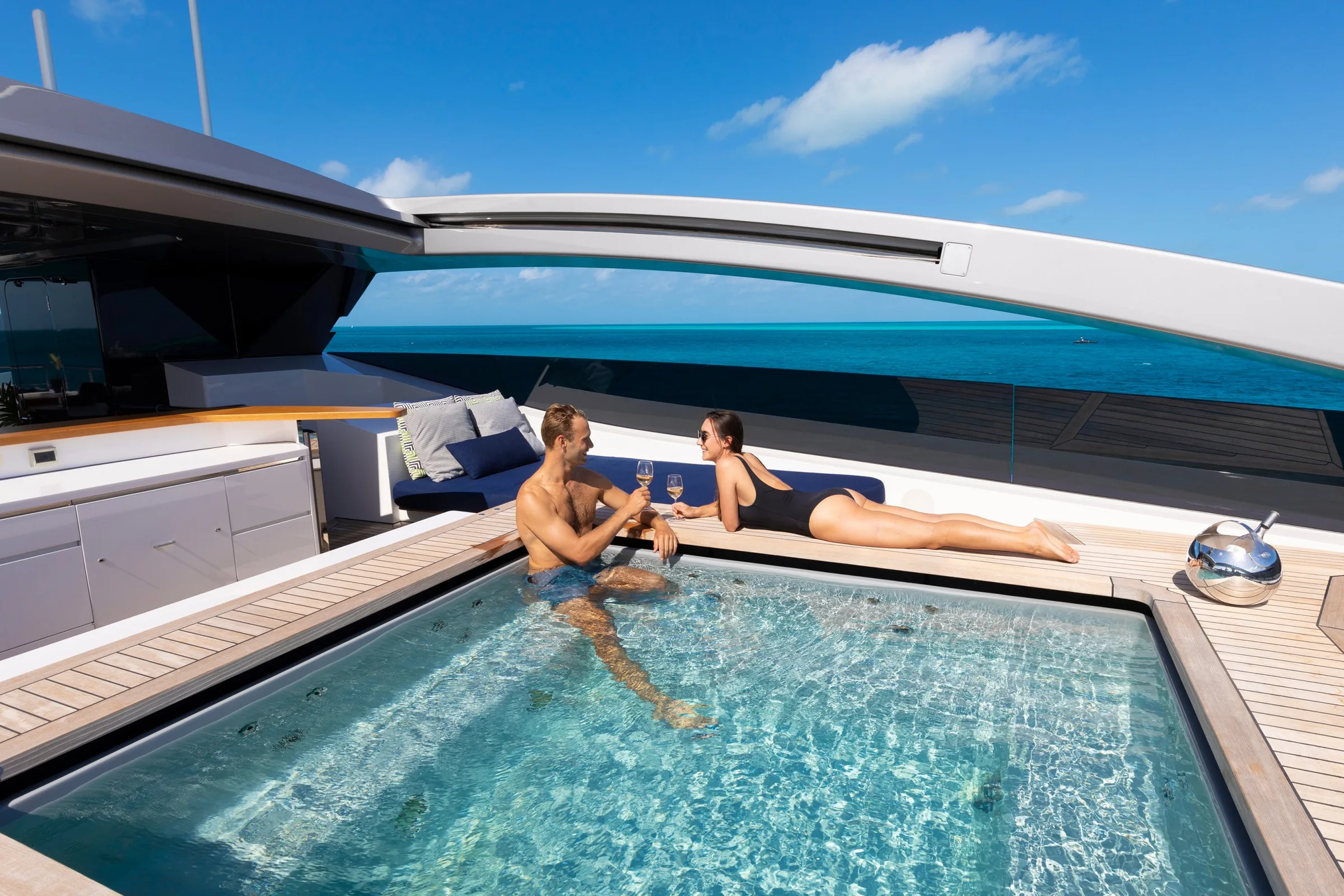 HALO - photo 18 location yacht Monaco