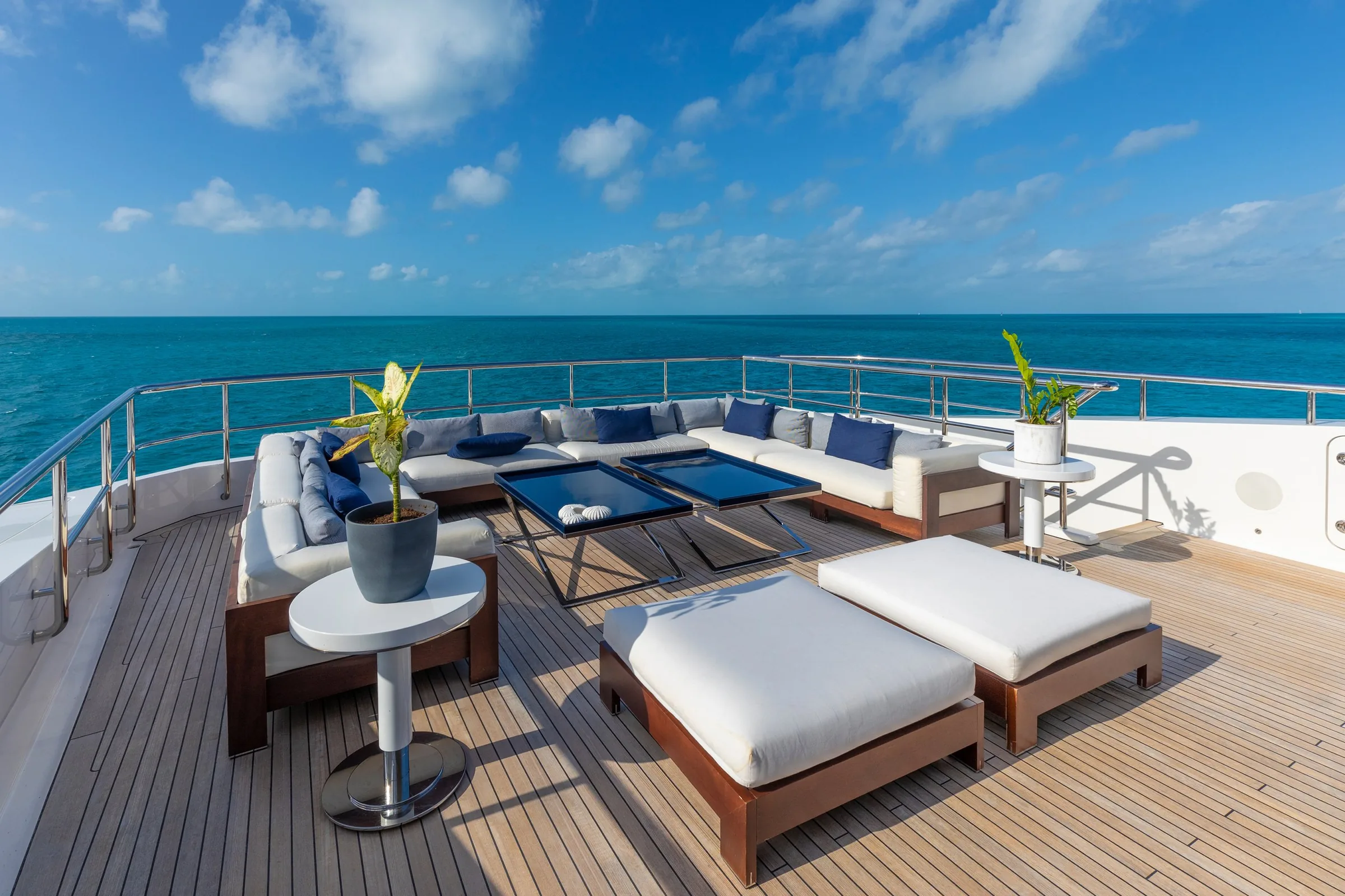 HALO - photo 23 location yacht Monaco