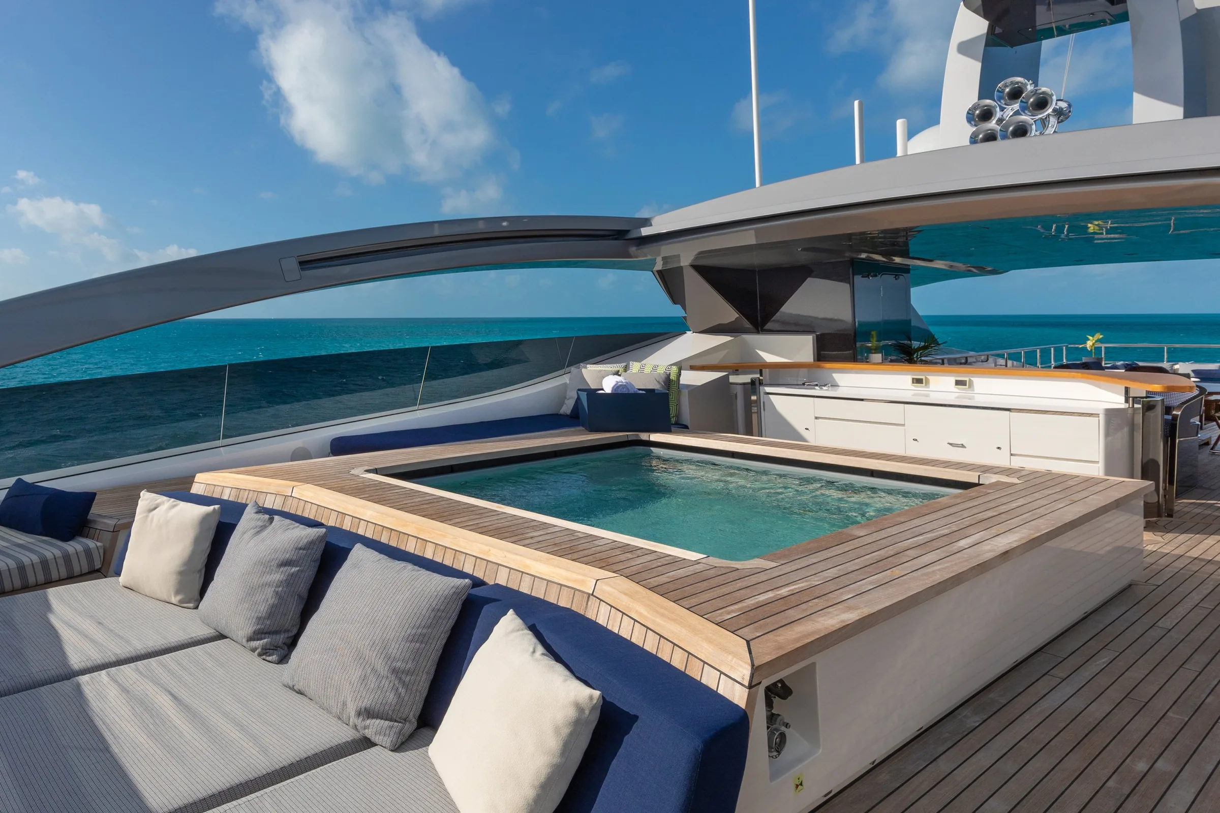 HALO - photo 25 location yacht Monaco