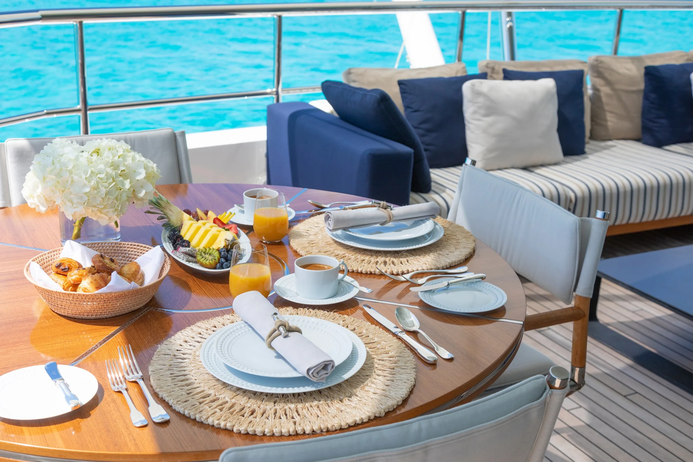 HALO - photo 29 location yacht Monaco