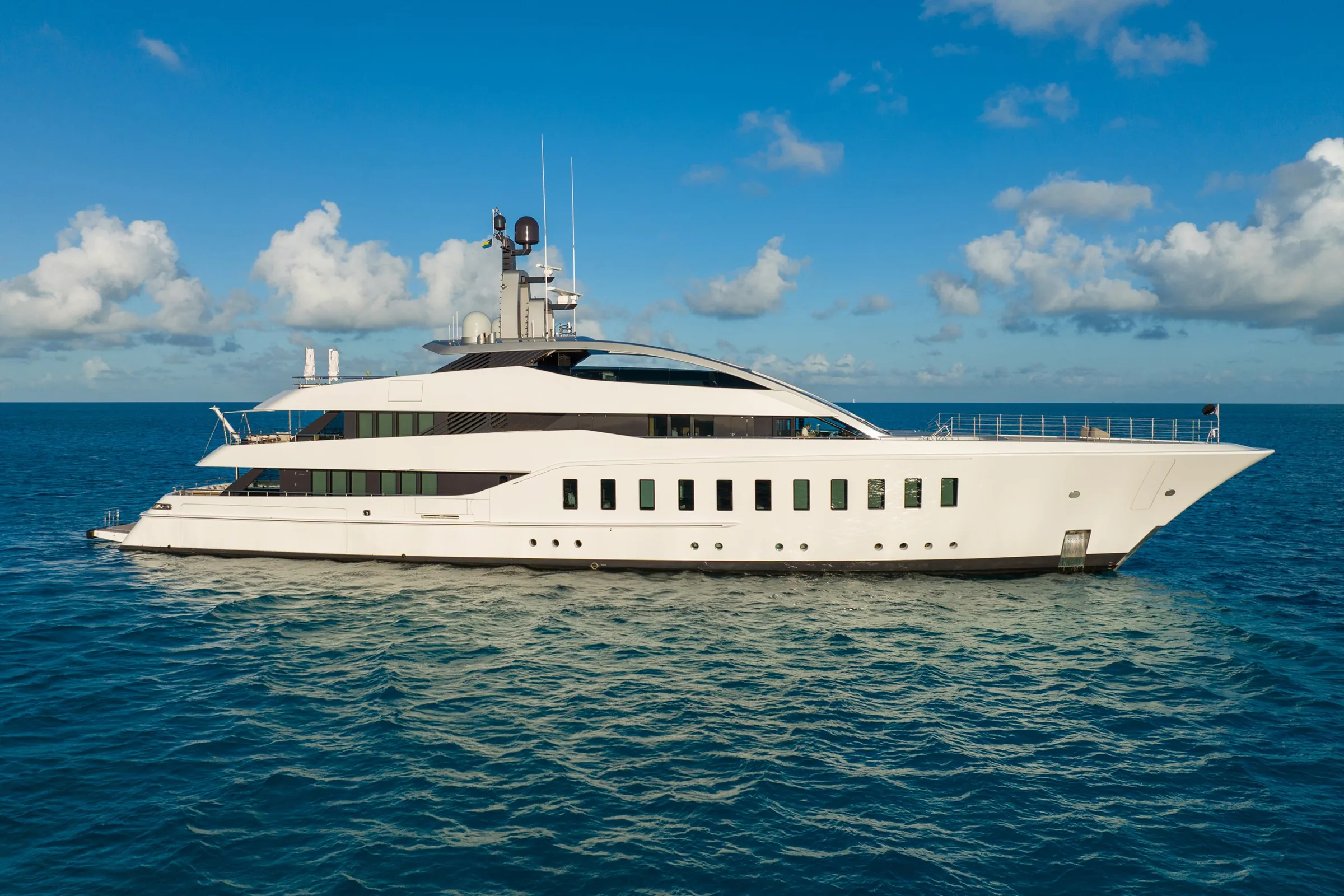 HALO - photo 31 location yacht Monaco