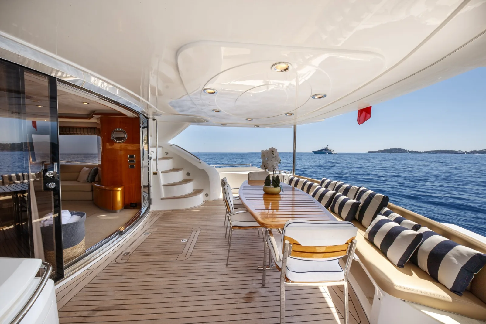LADY YOUSRA - photo 12 location yacht Monaco