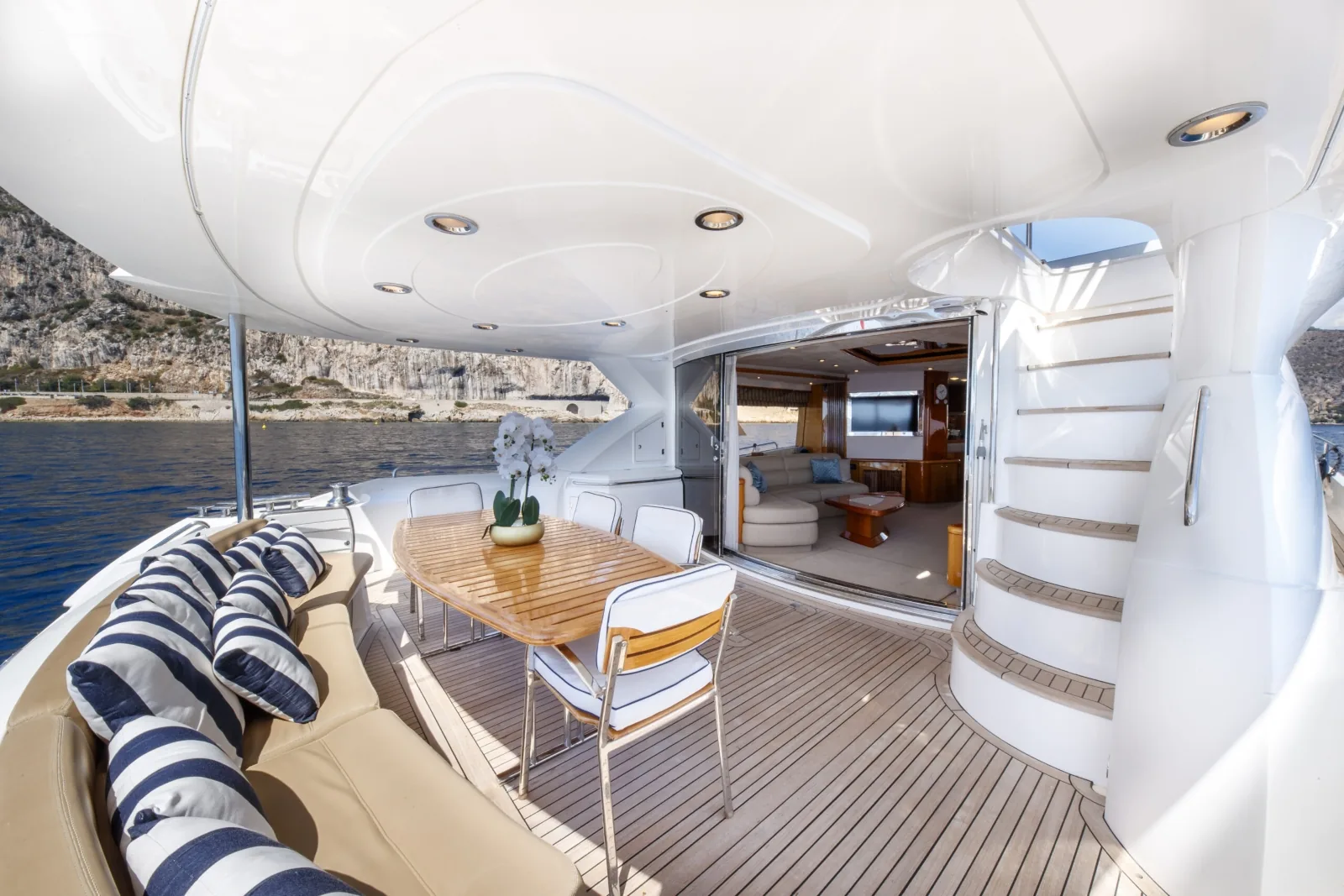 LADY YOUSRA - photo 14 location yacht Monaco
