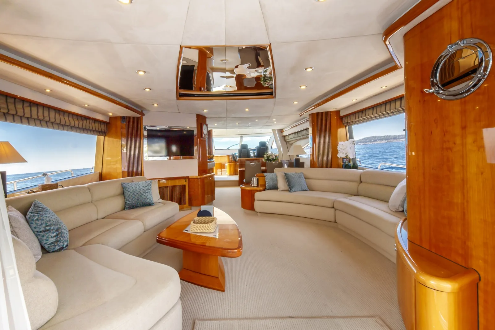 LADY YOUSRA - photo 15 location yacht Monaco