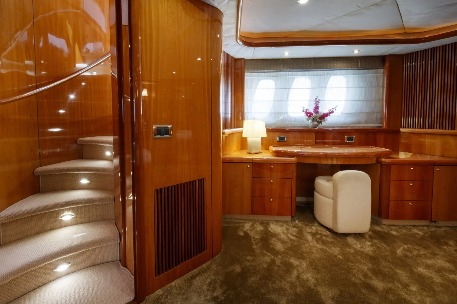 LADY YOUSRA - photo 26 location yacht Monaco