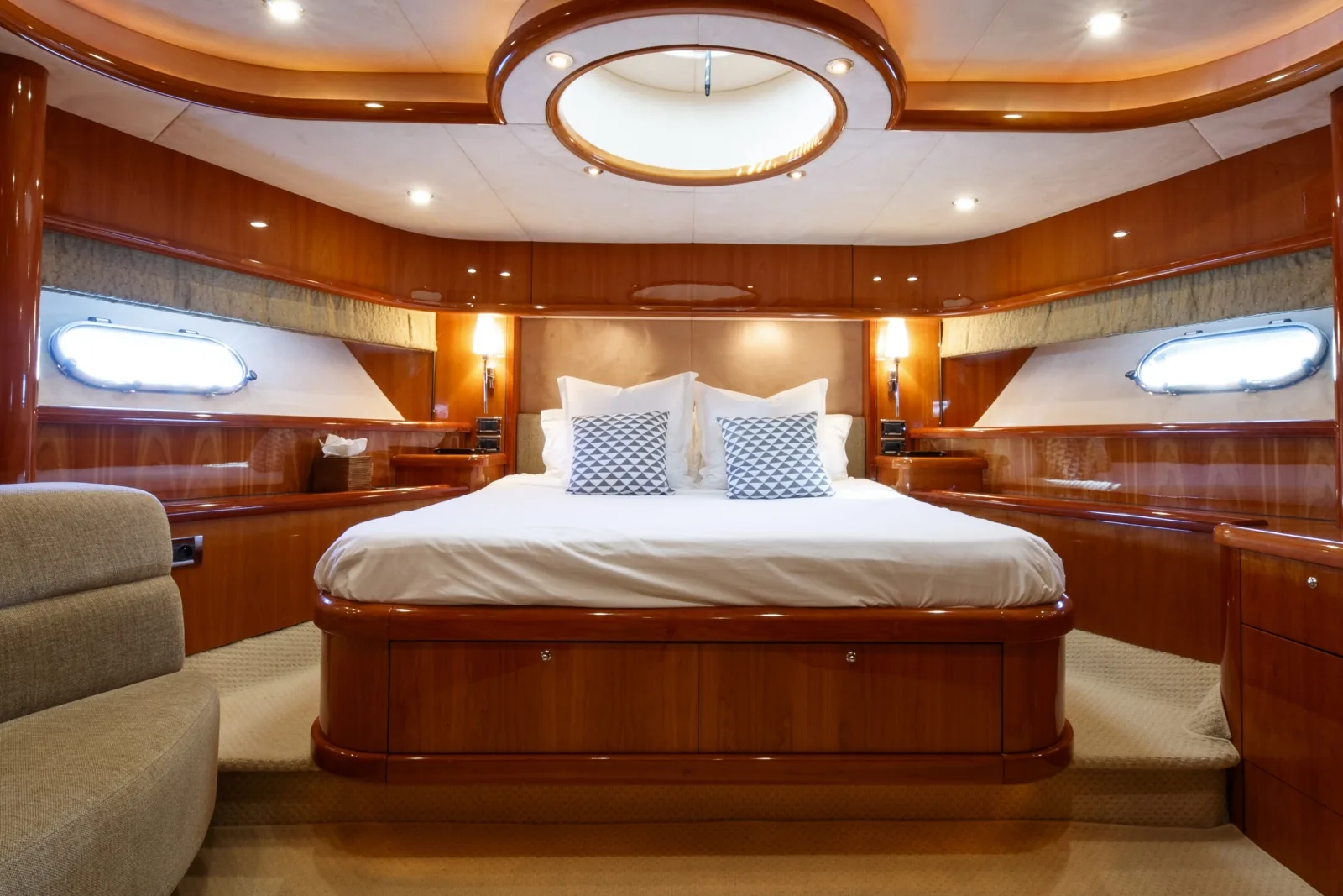 LADY YOUSRA - photo 27 location yacht Monaco