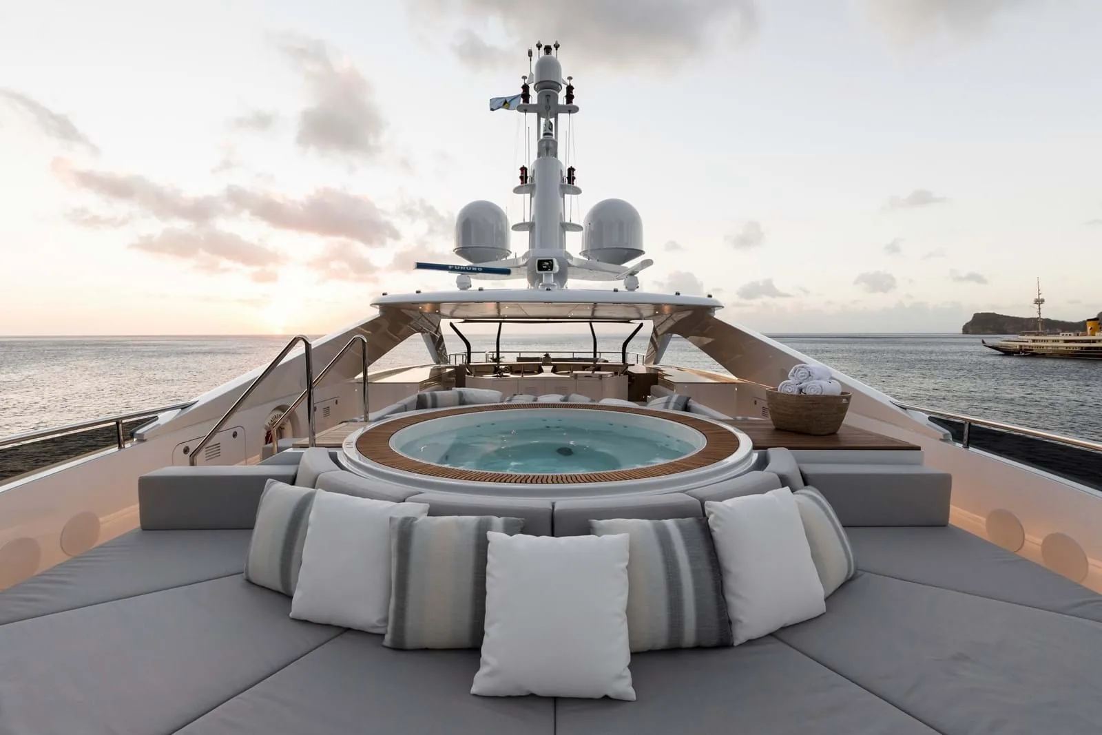 LAURENTIA - photo 12 location yacht Monaco