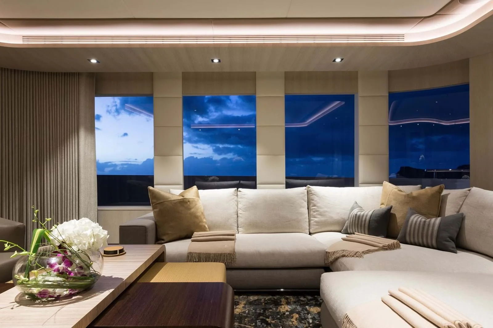 LAURENTIA - photo 20 location yacht Monaco