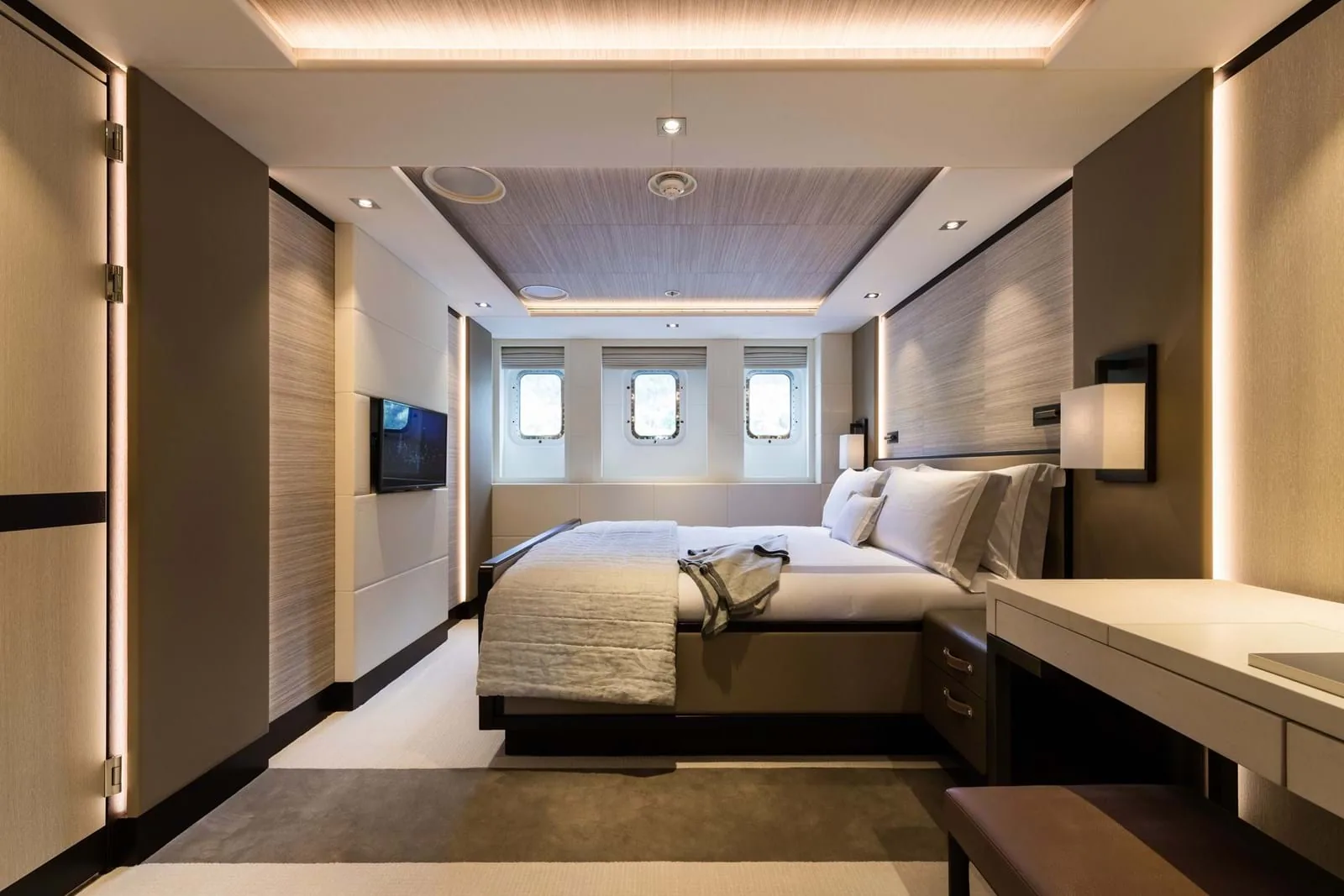 LAURENTIA - photo 31 location yacht Monaco