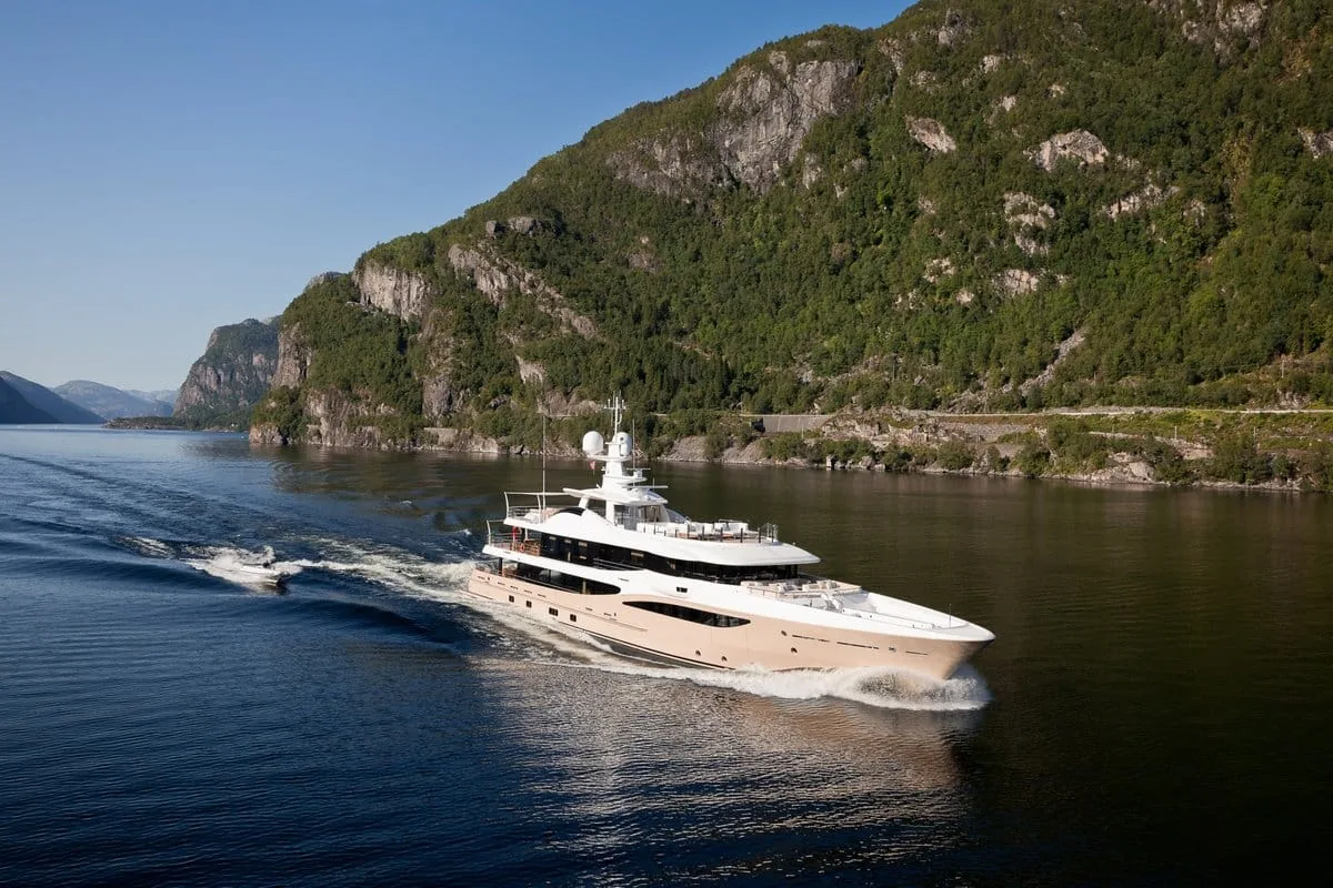 LILI - photo 2 location yacht Monaco