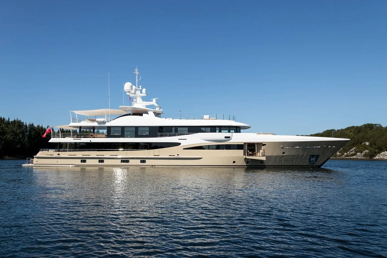 LILI - photo 4 location yacht Monaco