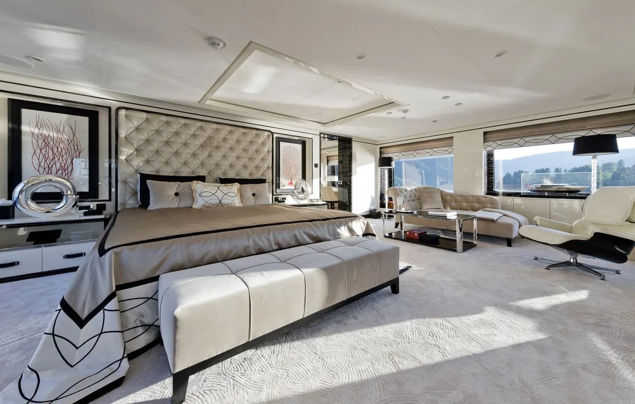LILI - photo 16 location yacht Monaco