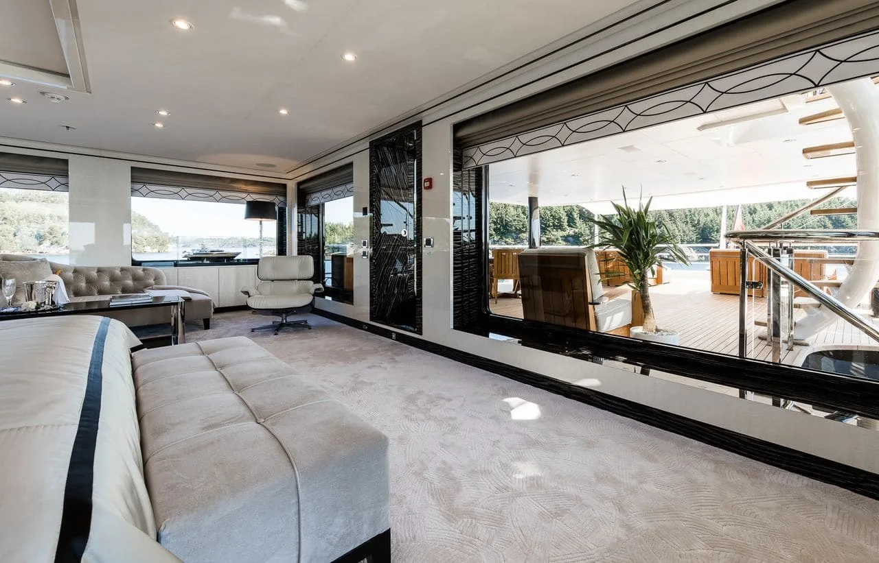 LILI - photo 17 location yacht Monaco