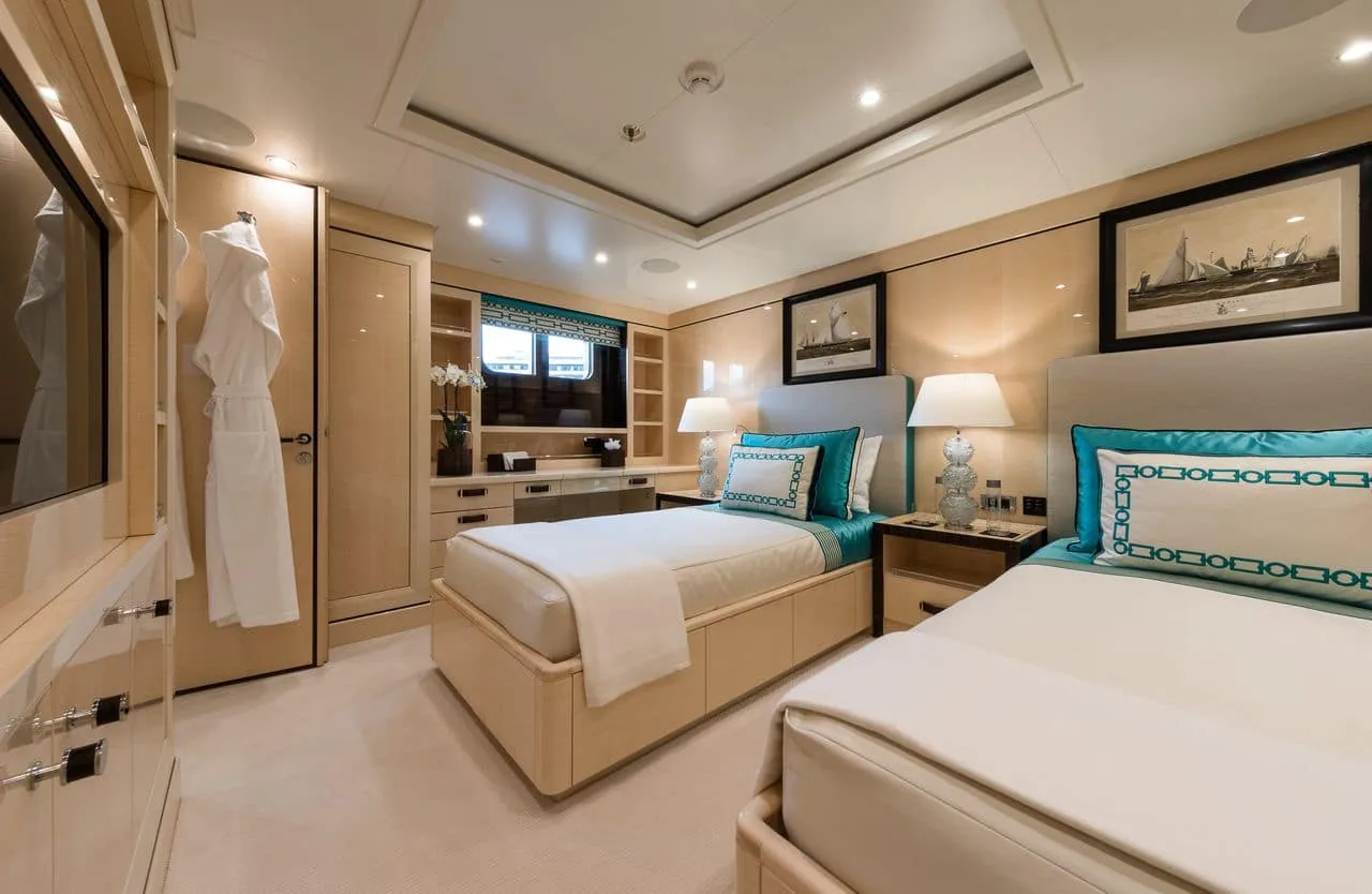 LILI - photo 21 location yacht Monaco