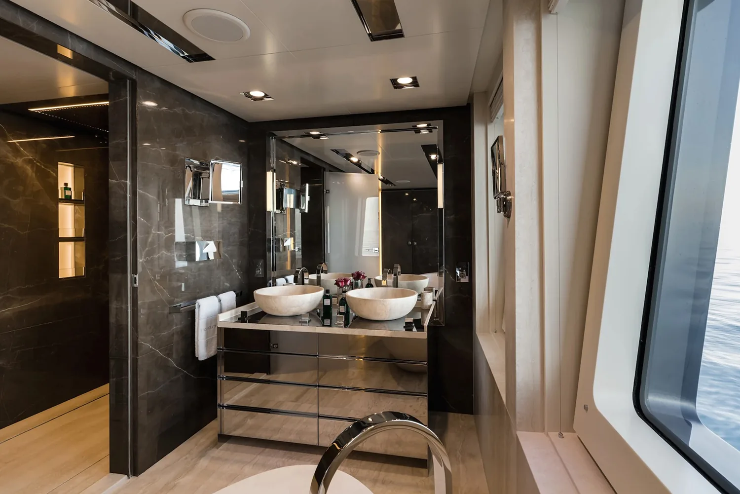 LOON - photo 30 location yacht Monaco