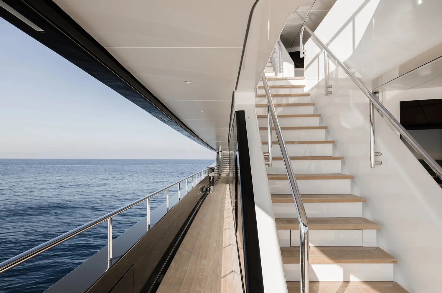 LOON - photo 40 location yacht Monaco