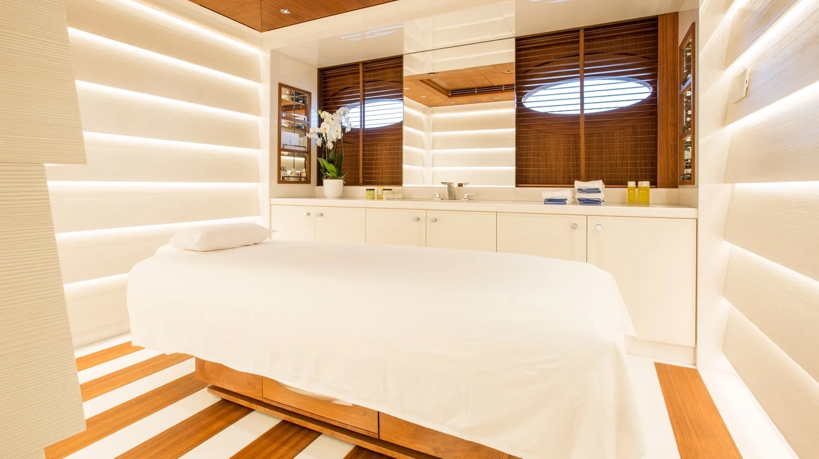 MADSUMMER - photo 25 location yacht Monaco