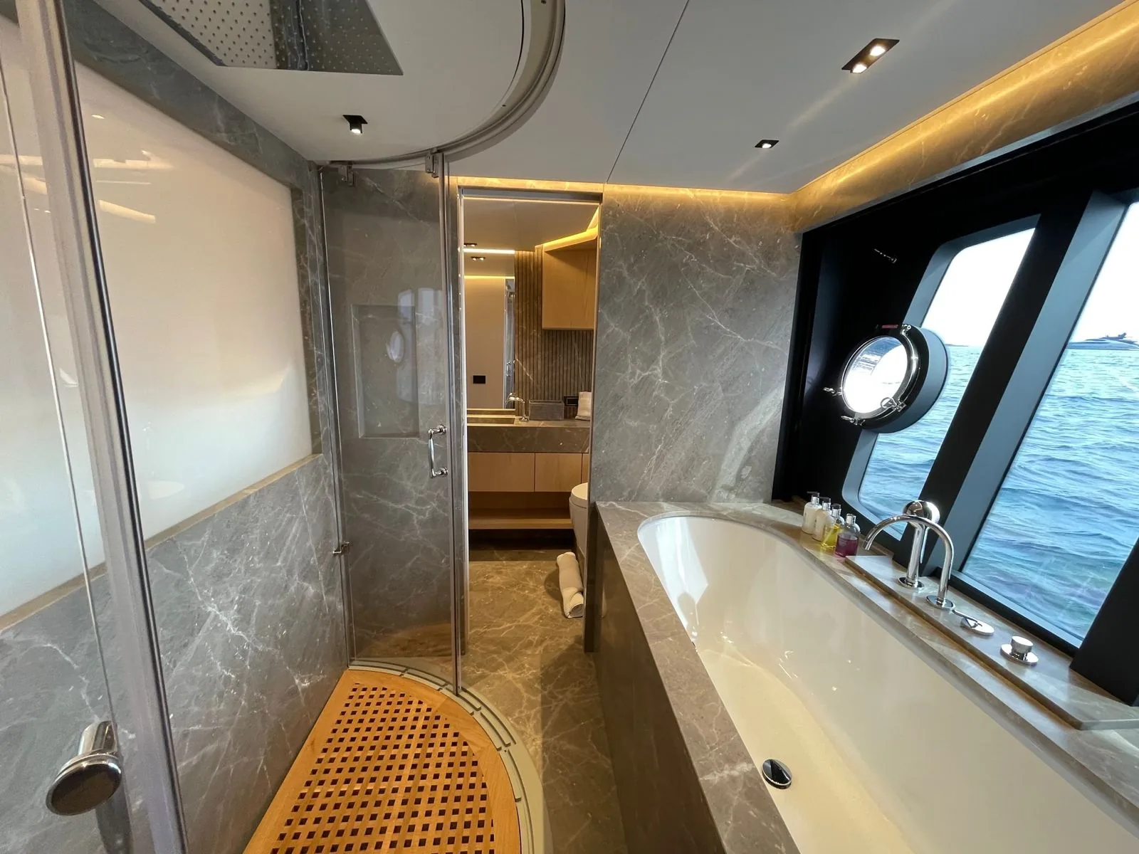 MAXI BEER - photo 12 location yacht Monaco