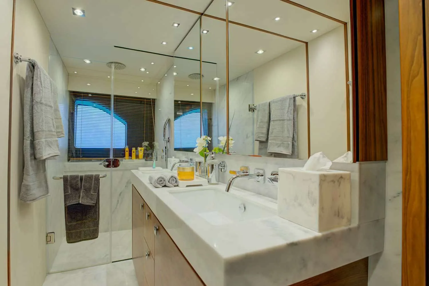 MIKEL ANGELO - photo 8 location yacht Monaco