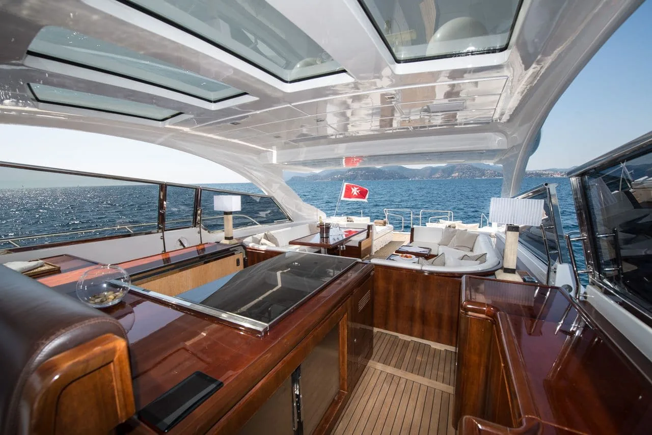 MR M - photo 11 location yacht Monaco