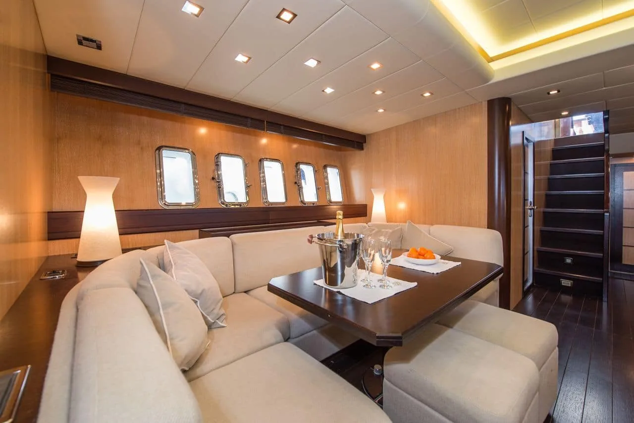 MR M - photo 13 location yacht Monaco